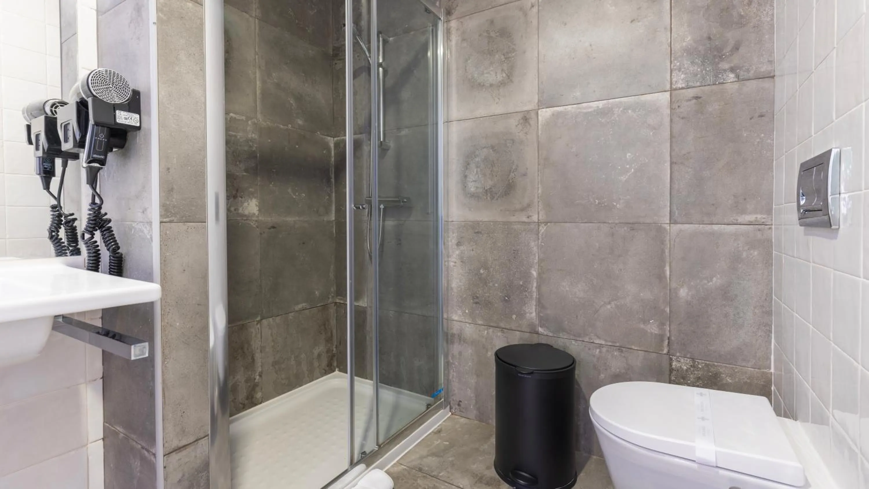 Bathroom in Carmo 43