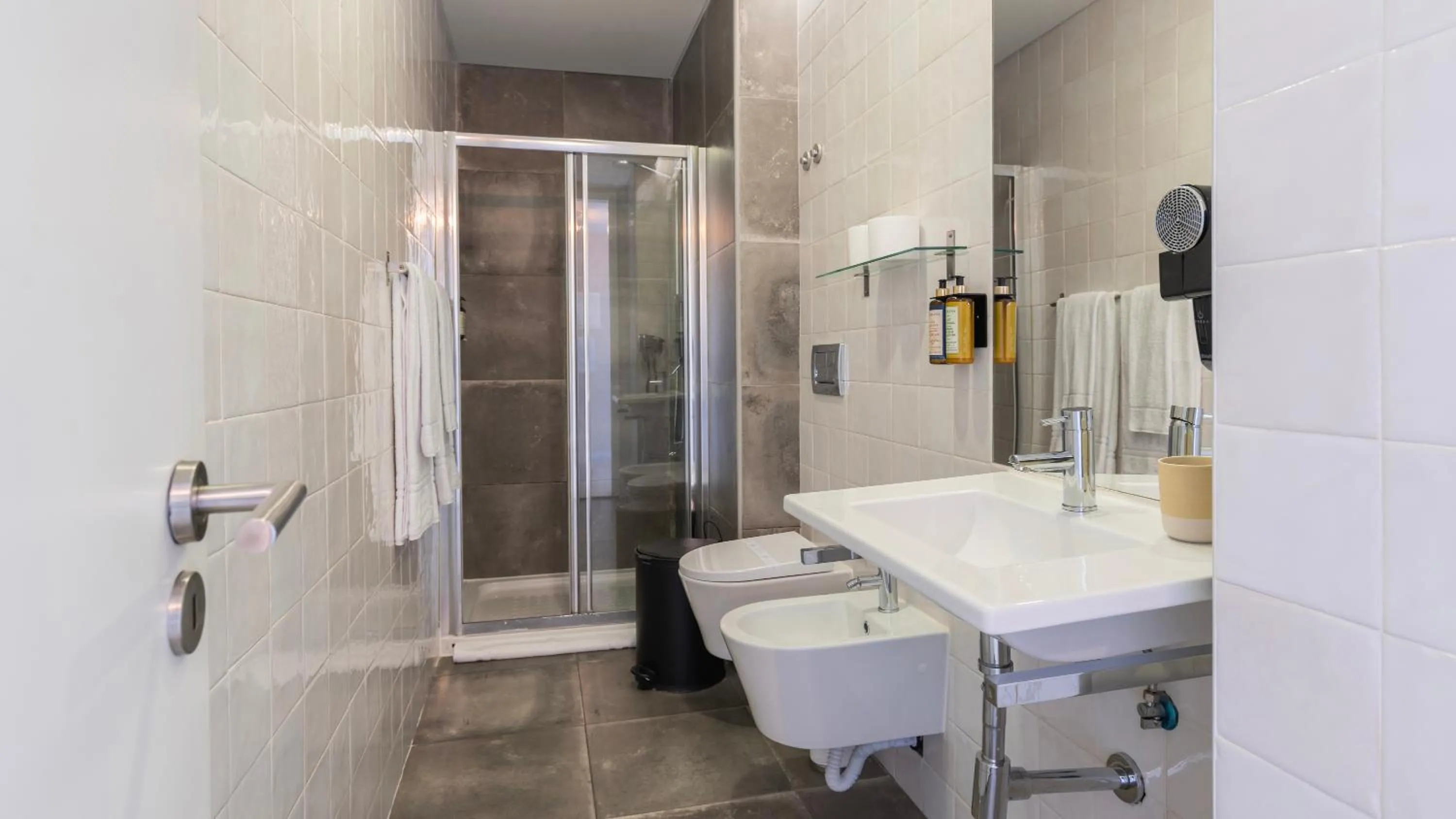 Bathroom in Carmo 43