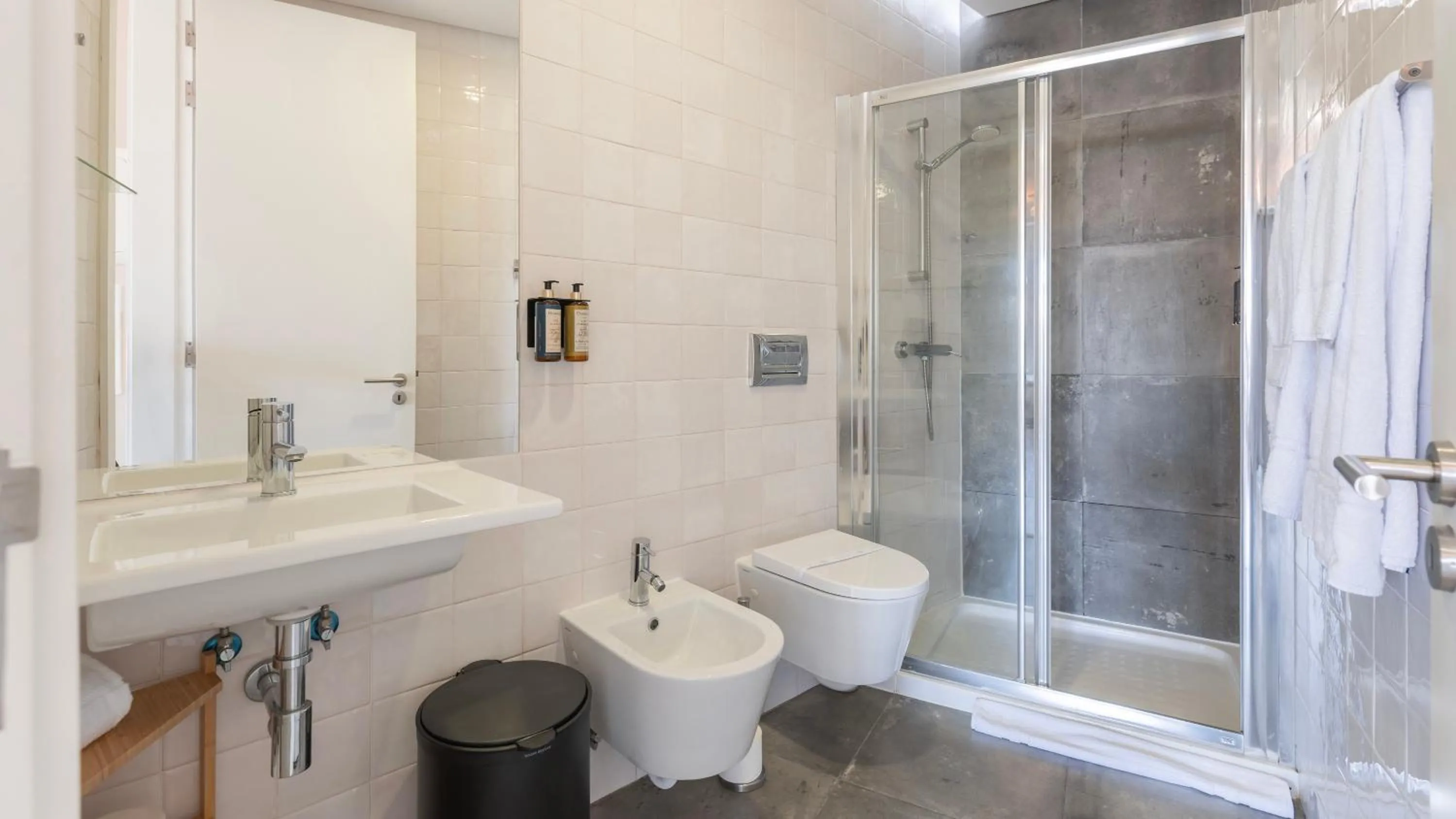 Bathroom in Carmo 43