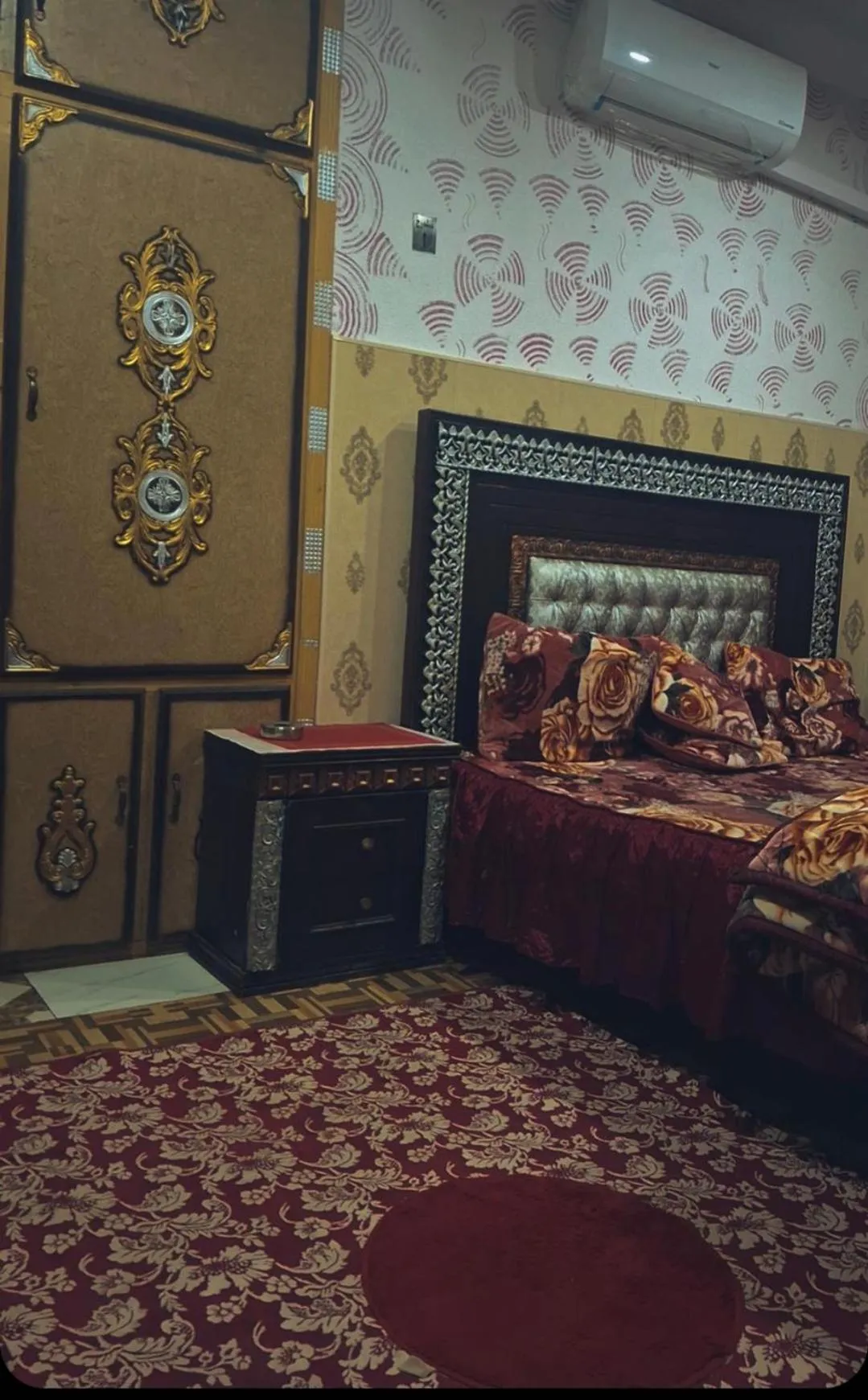 Bed in AK Hotel Abbottabad