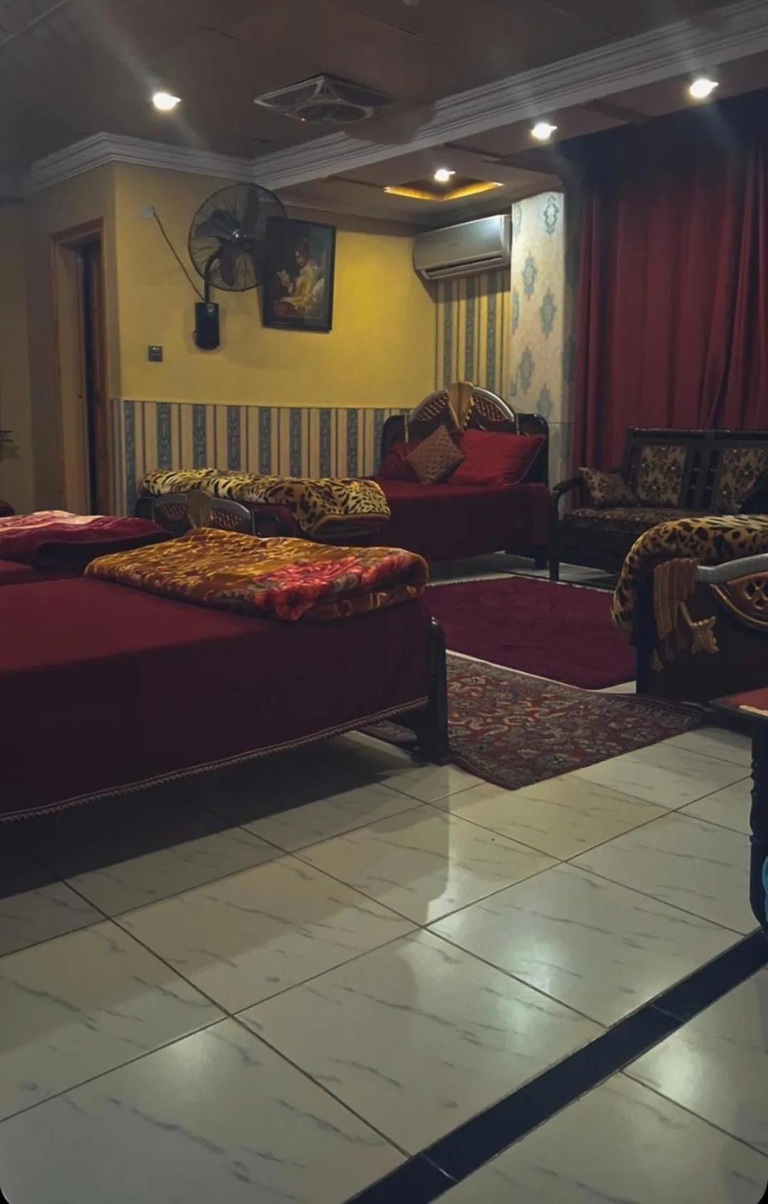 Bed in AK Hotel Abbottabad