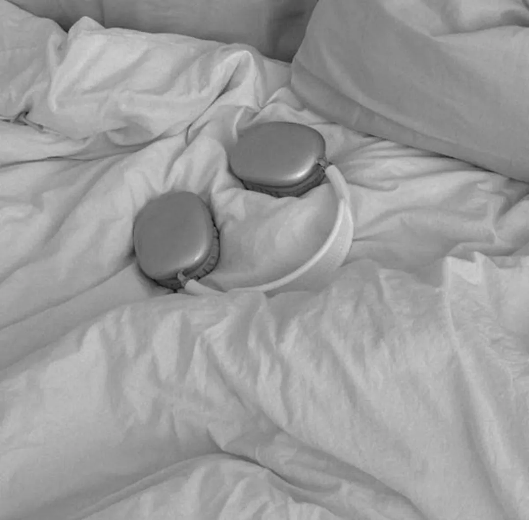 Bed in AK Hotel Abbottabad