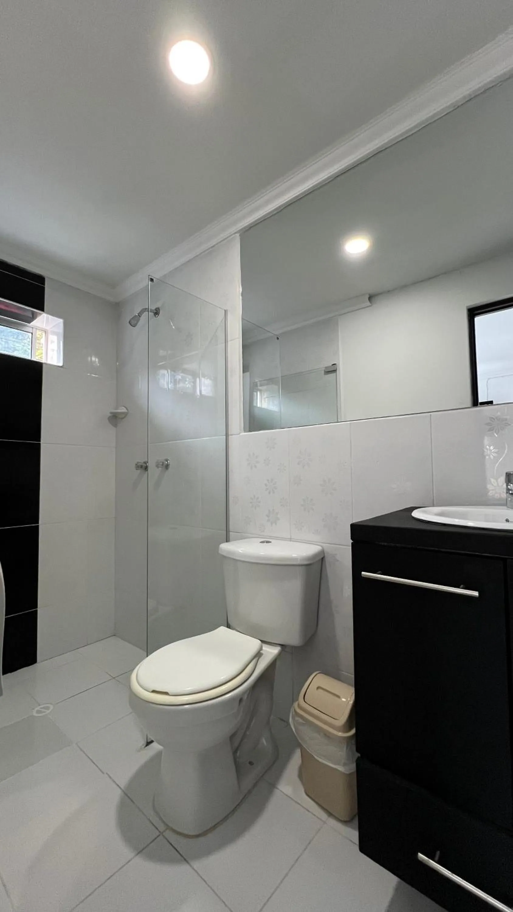 Shower in Hotel Medellín 66