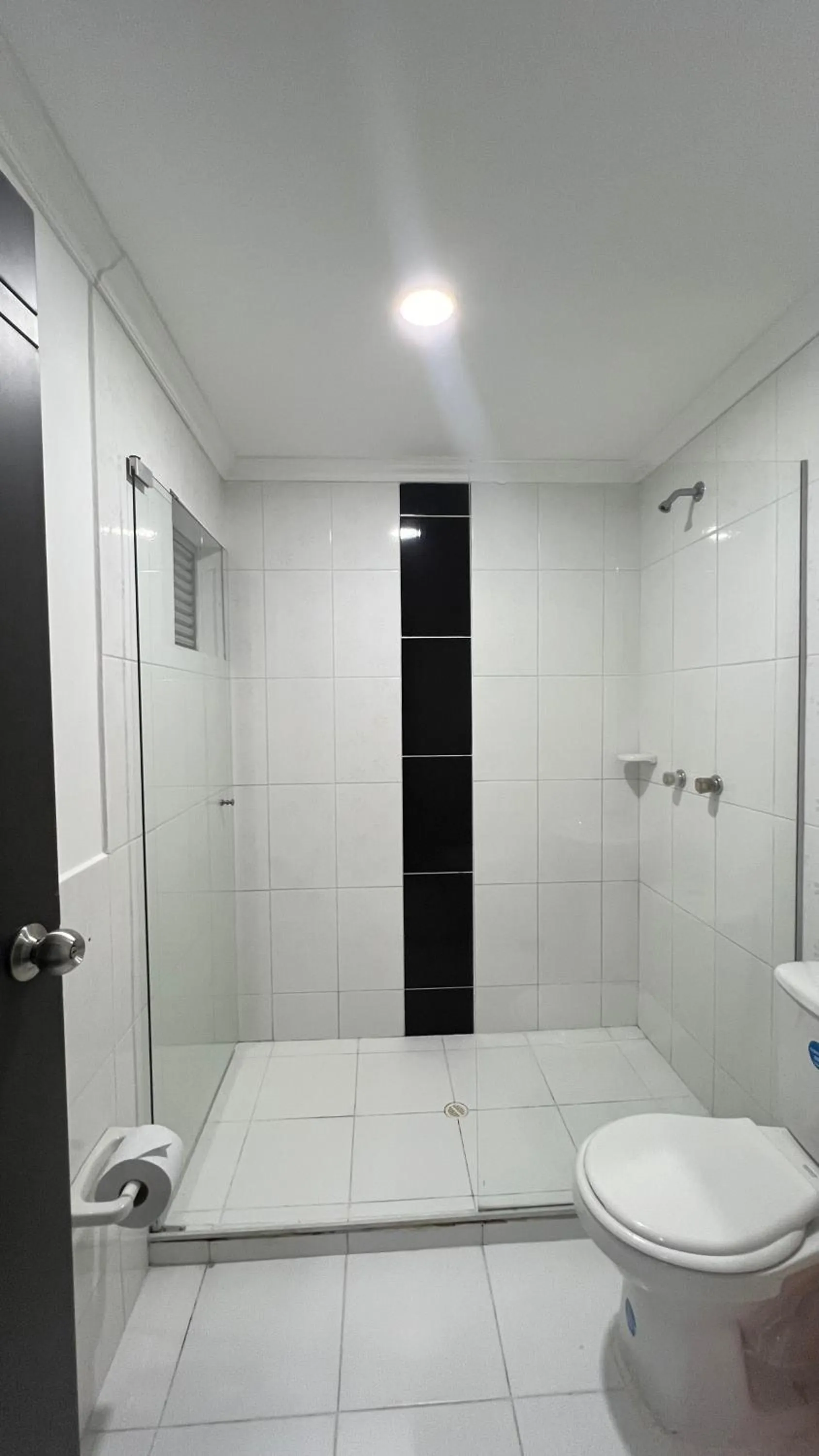 Shower in Hotel Medellín 66