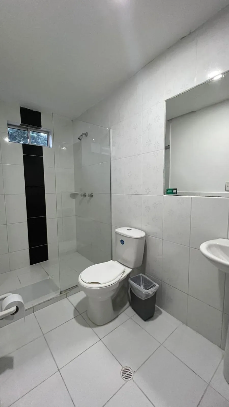 Shower in Hotel Medellín 66