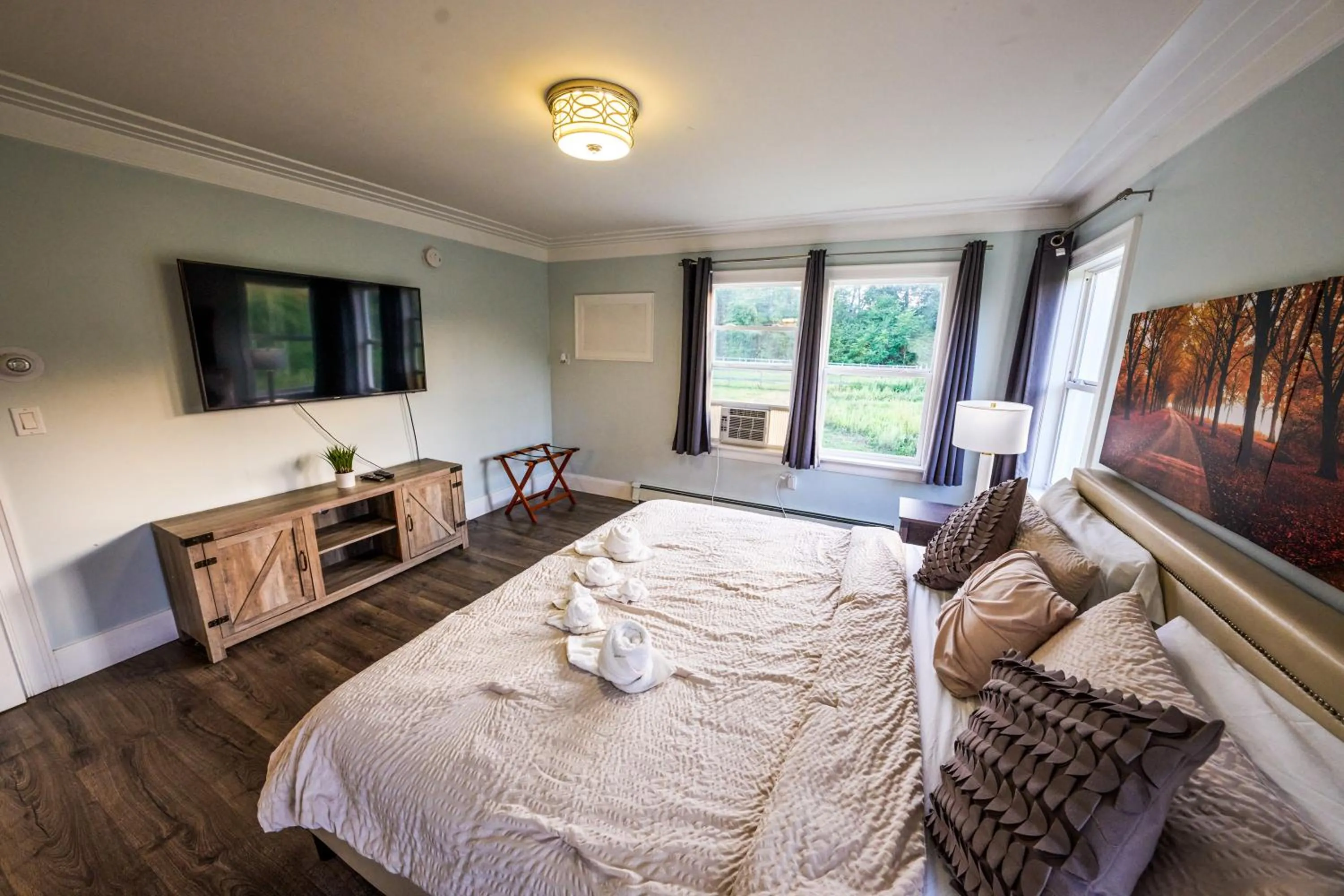 Photo of the whole room, Bed in Solano Inn