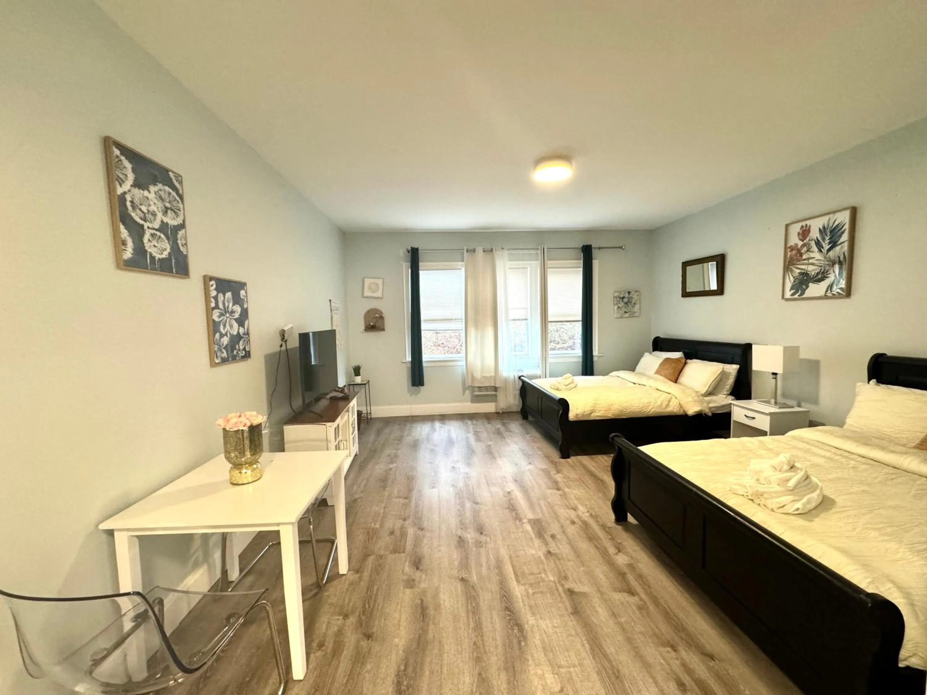 Photo of the whole room, Bed in Solano Inn