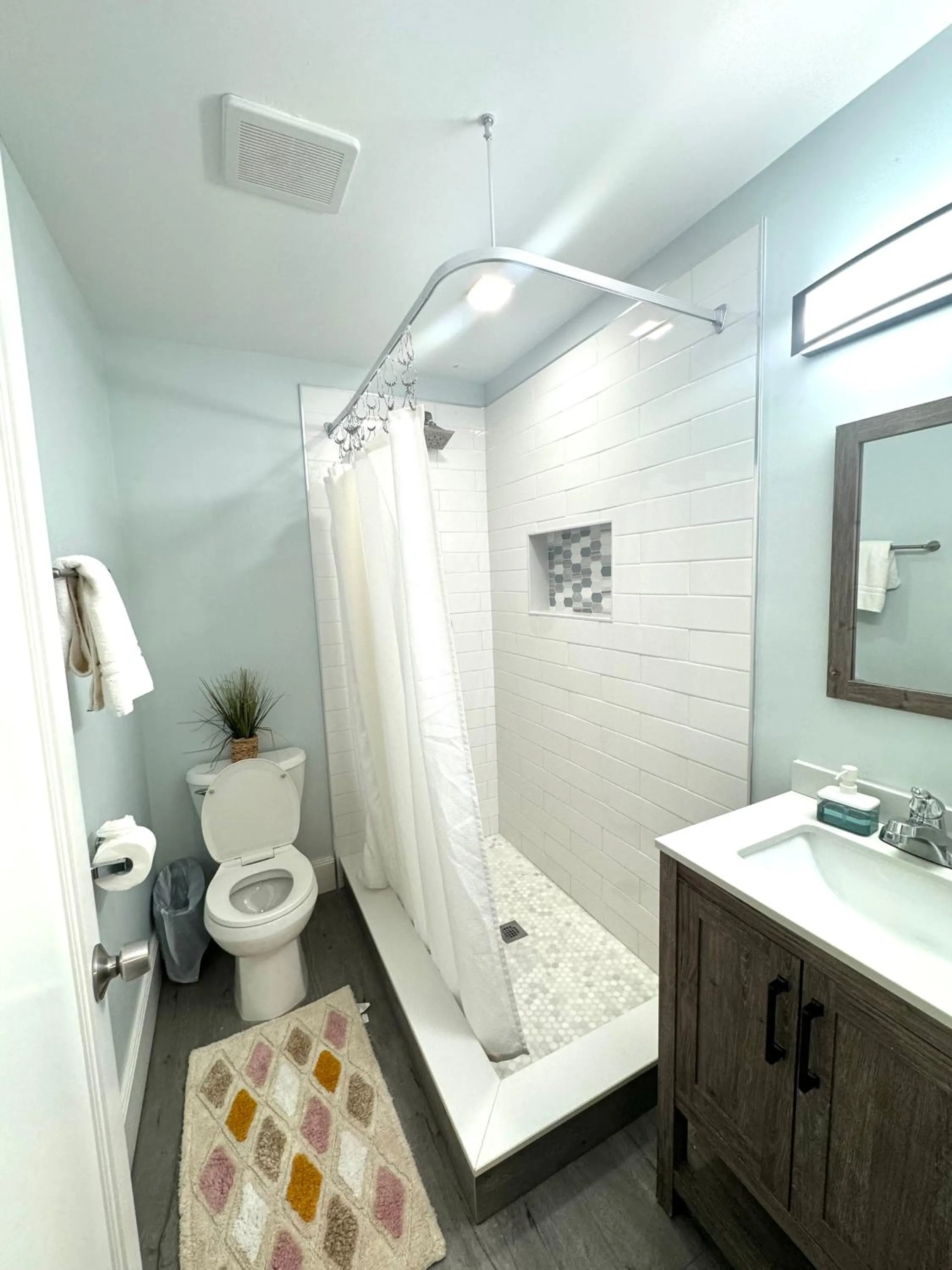 Shower in Solano Inn