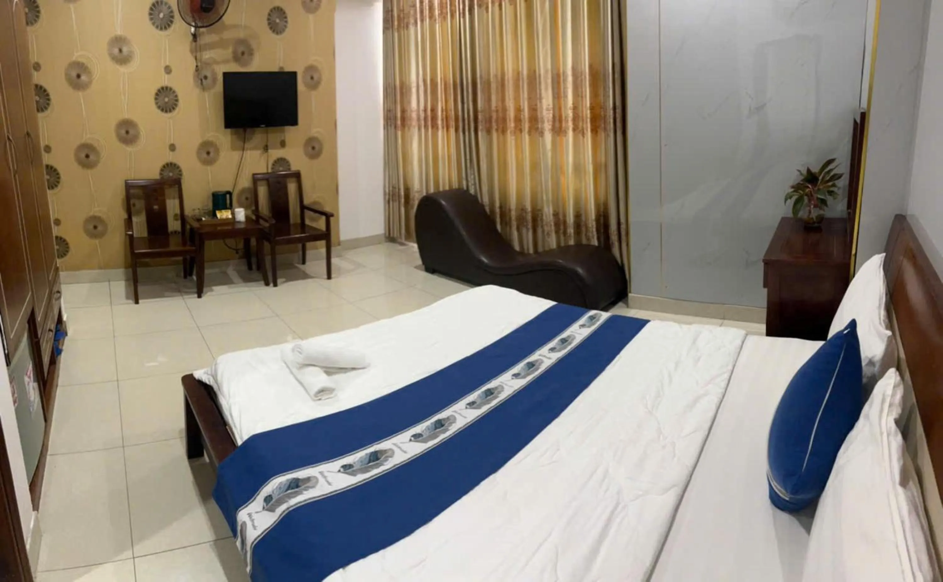 Bed in Quang Huy Hotel