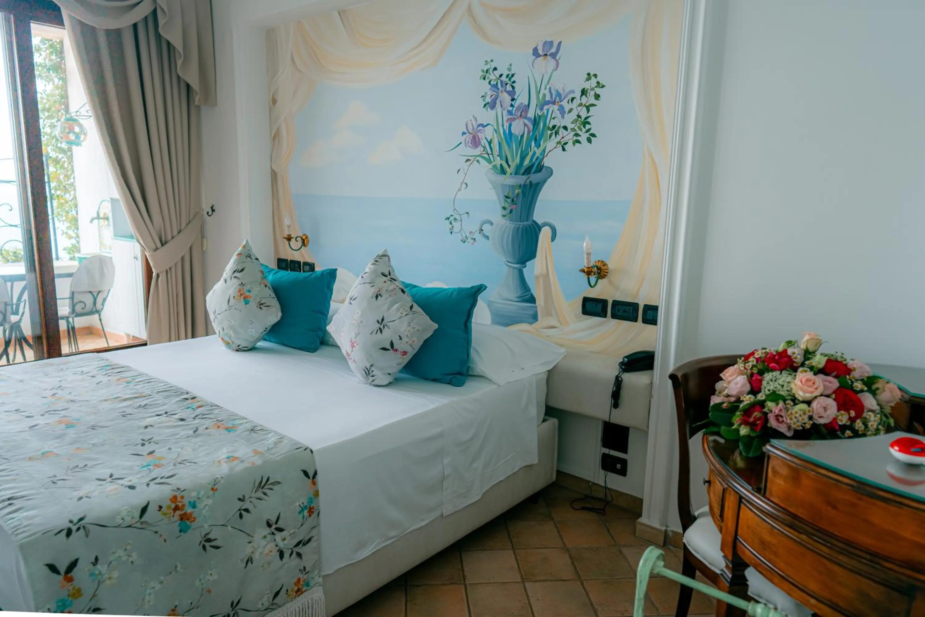 Bed in Albergo La Conca Azzurra