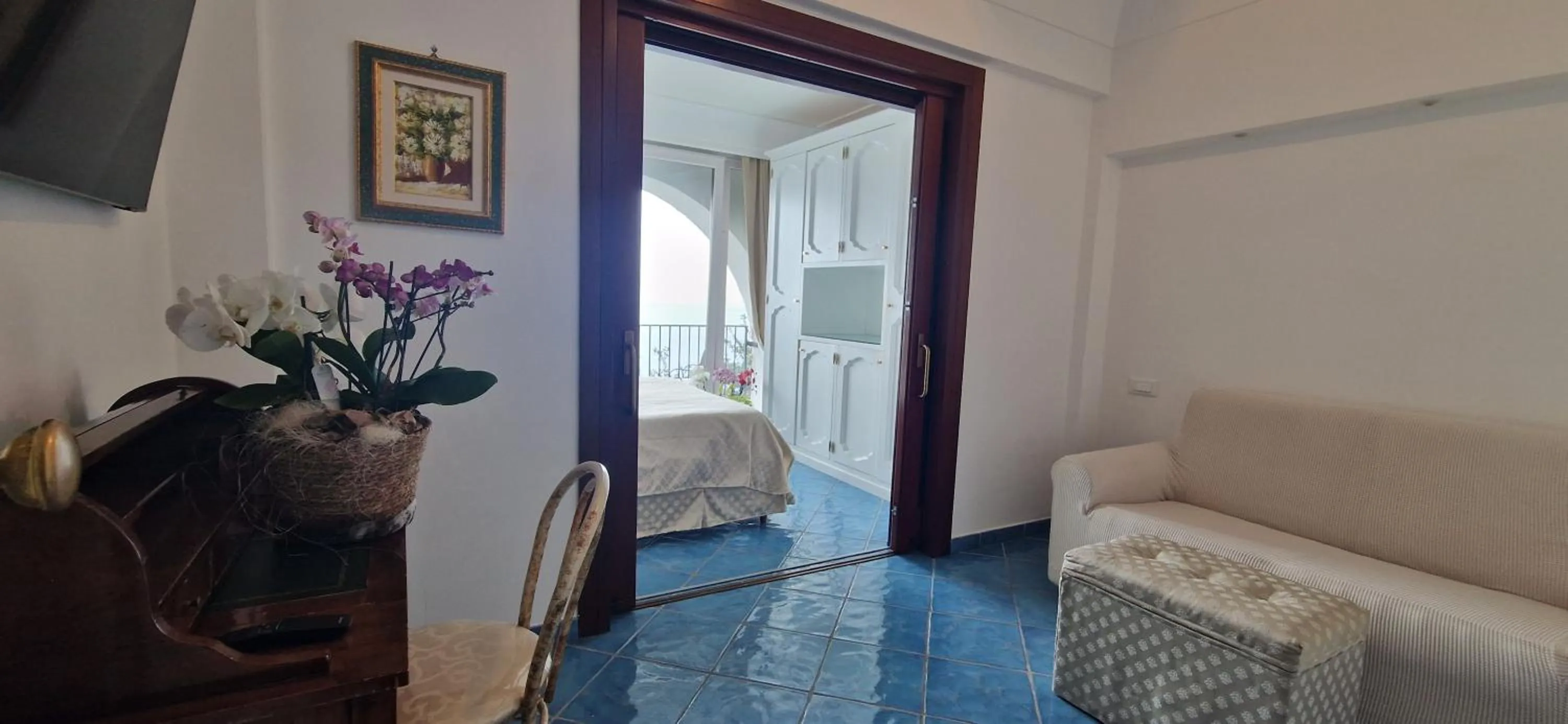 Bed in Albergo La Conca Azzurra