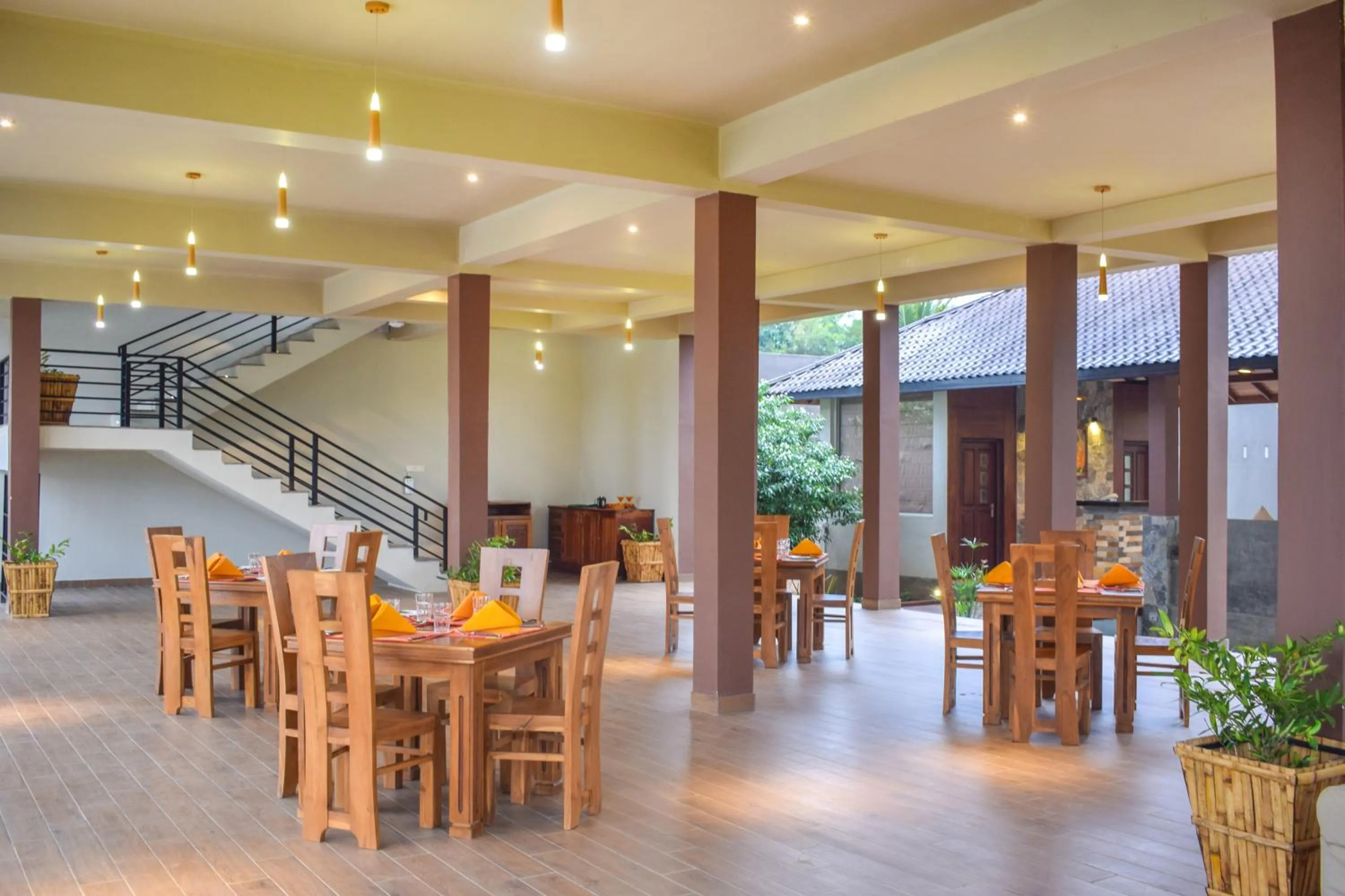 Restaurant/places to eat in Hotel Sigiriyaaya