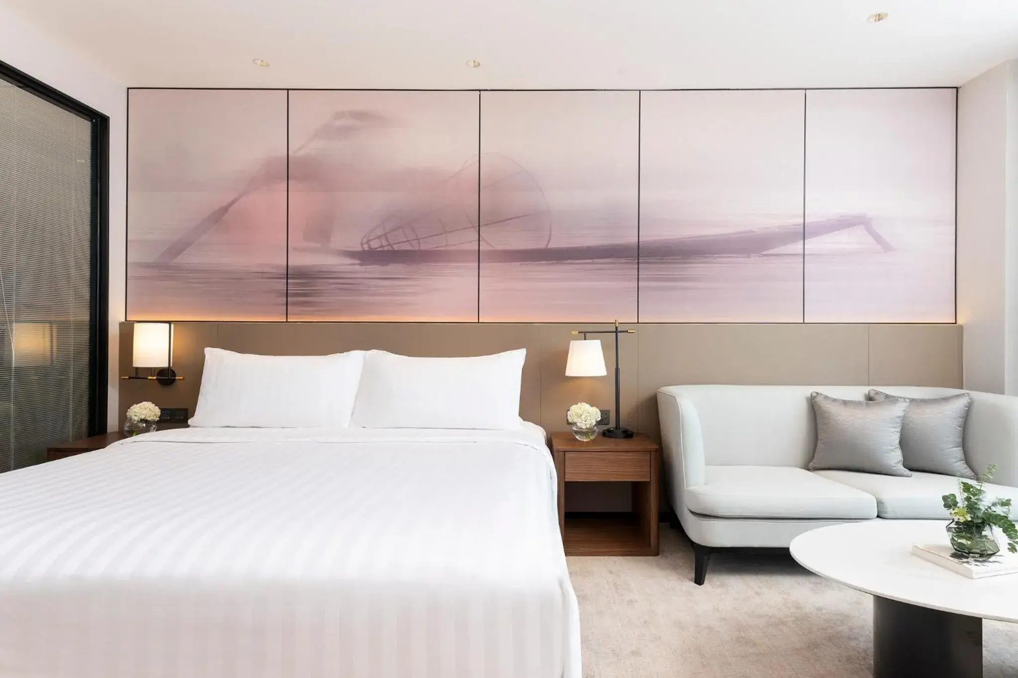 Deluxe King Room in Amari Vientiane Deluxe King Room in Amari Vientiane