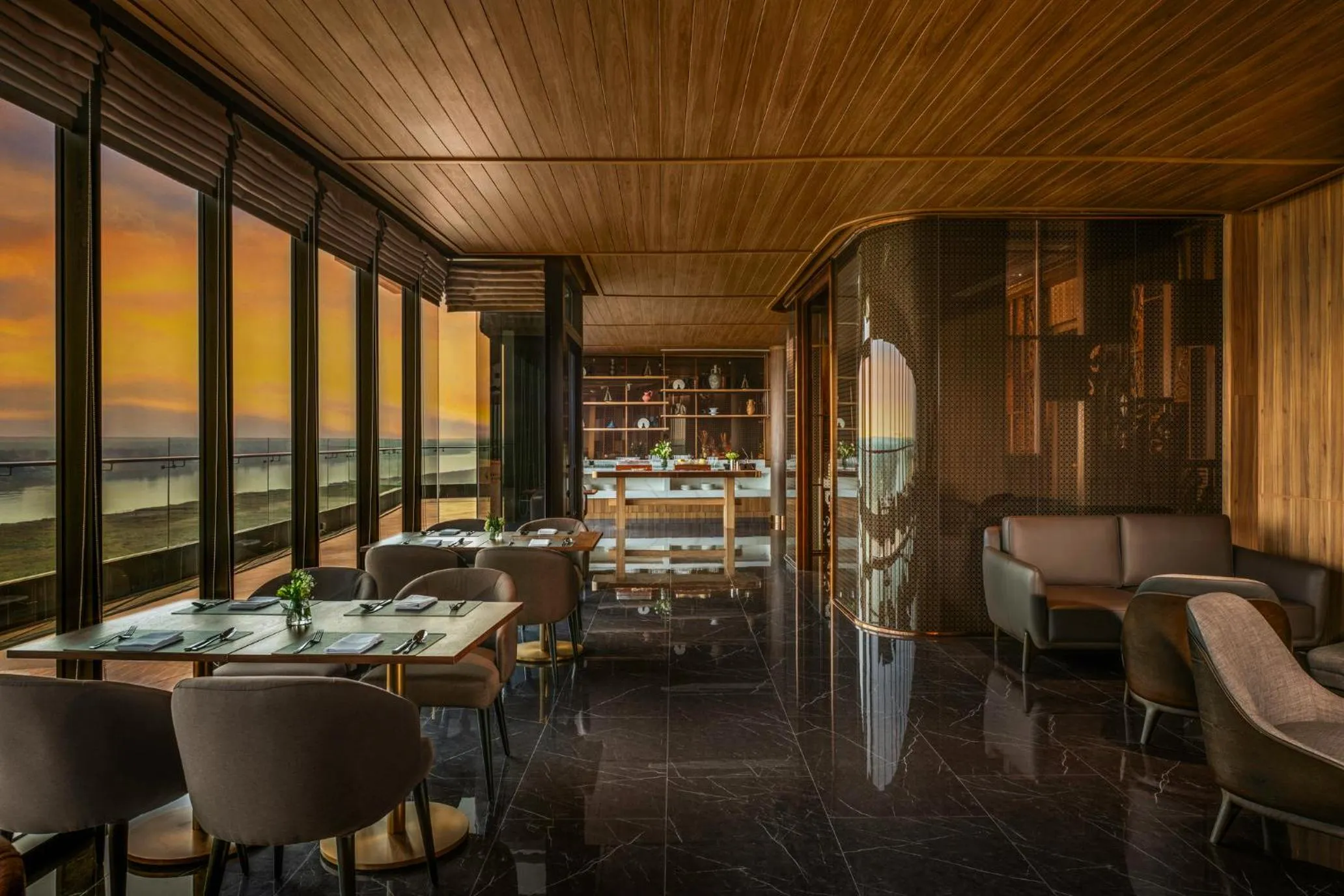 Restaurant/places to eat in Amari Vientiane