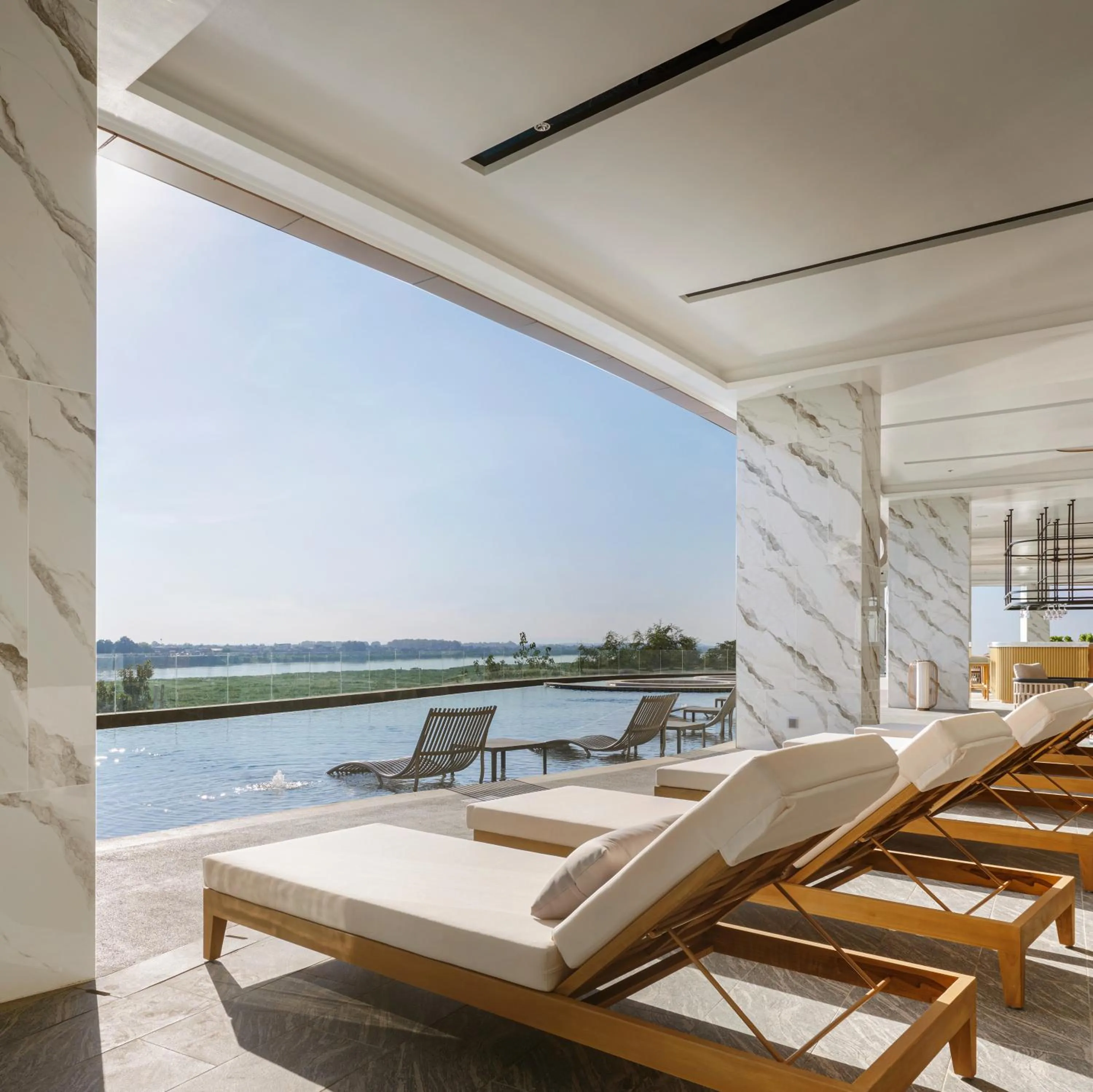 Swimming pool in Amari Vientiane