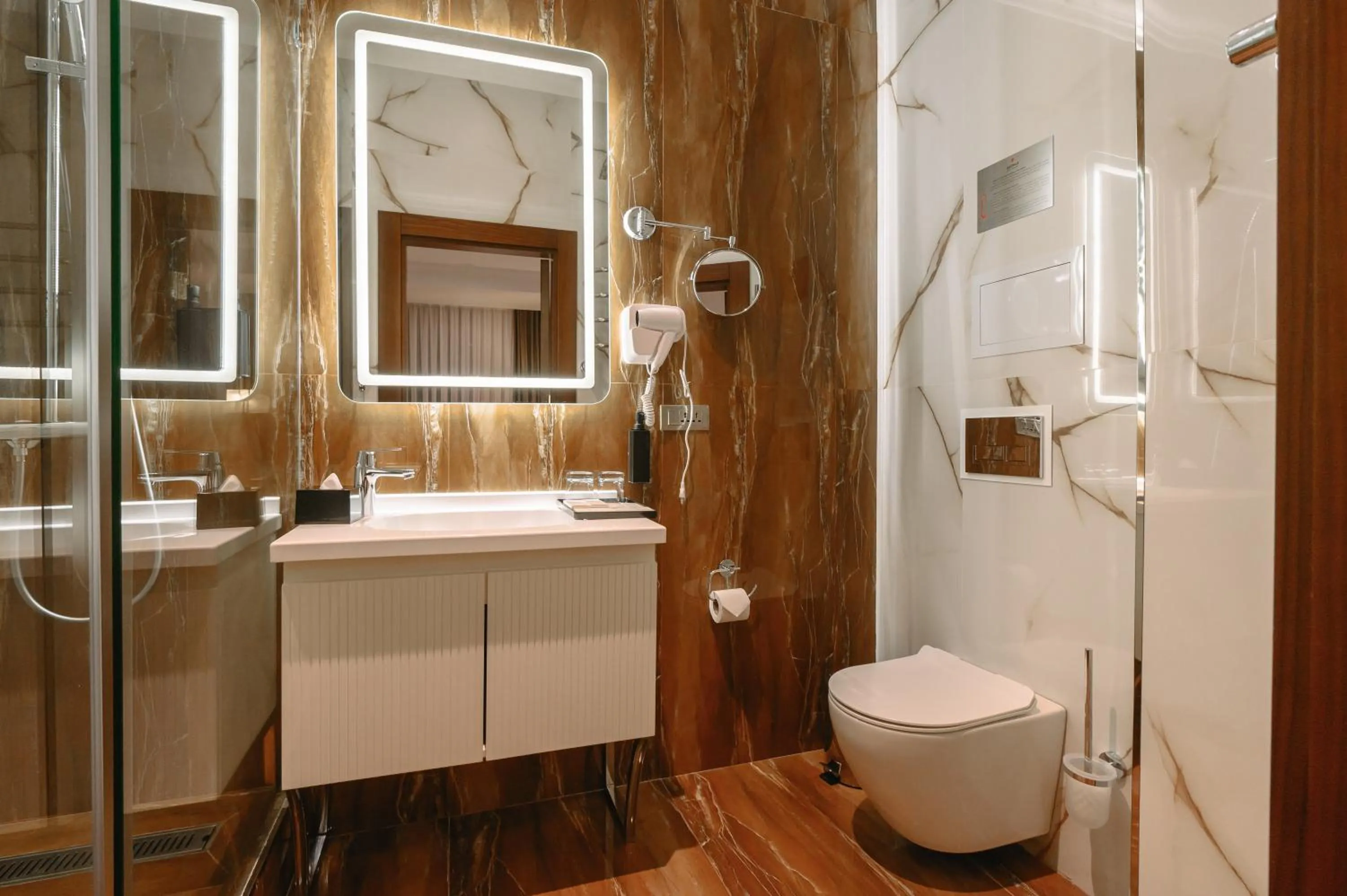 Shower in Azimut Hotel Tashkent