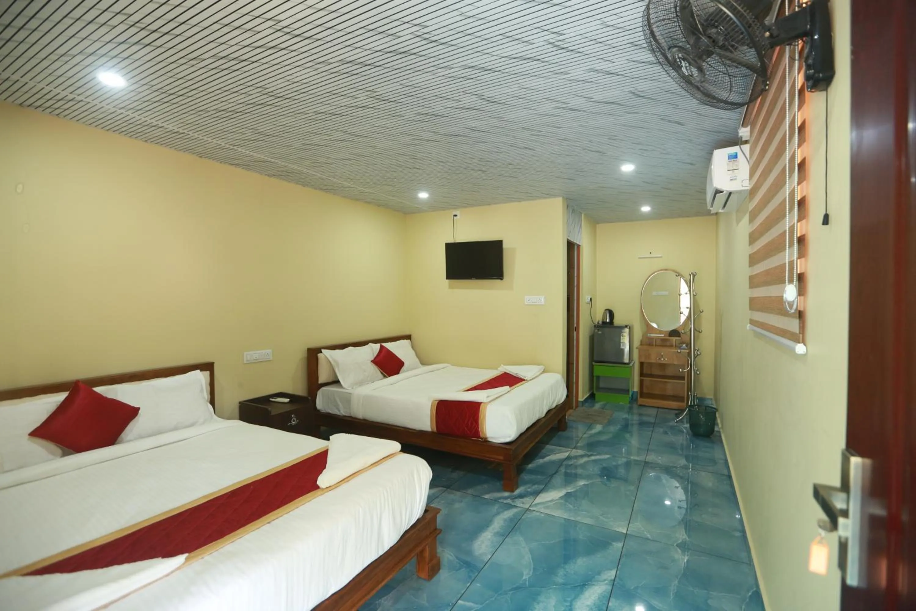 Bed in Karingens Resort