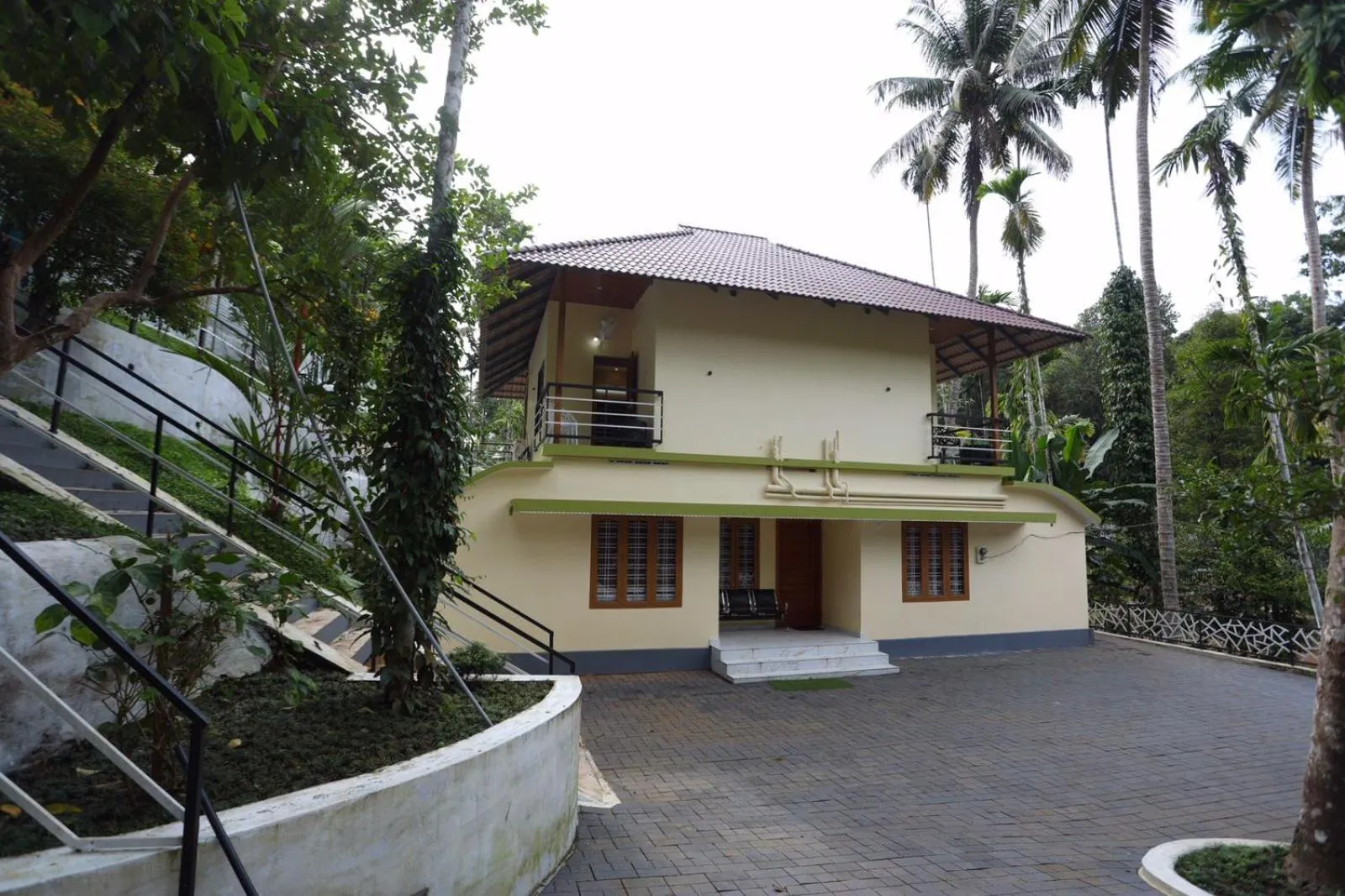 Garden in Karingens Resort