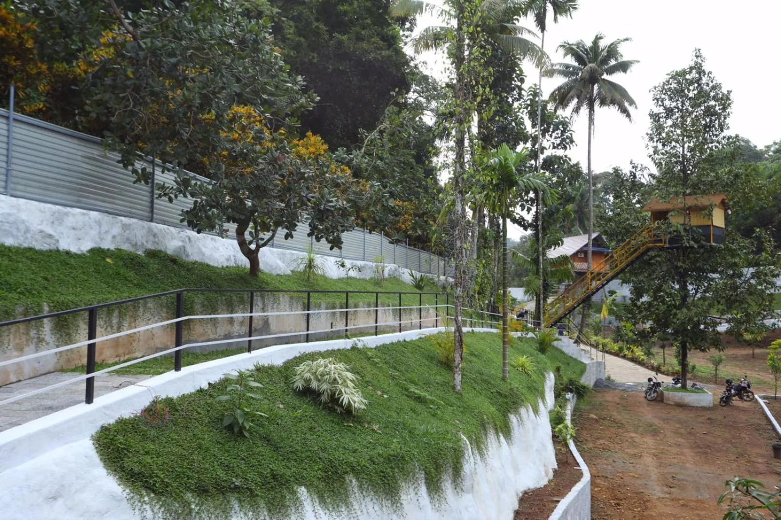 Garden in Karingens Resort