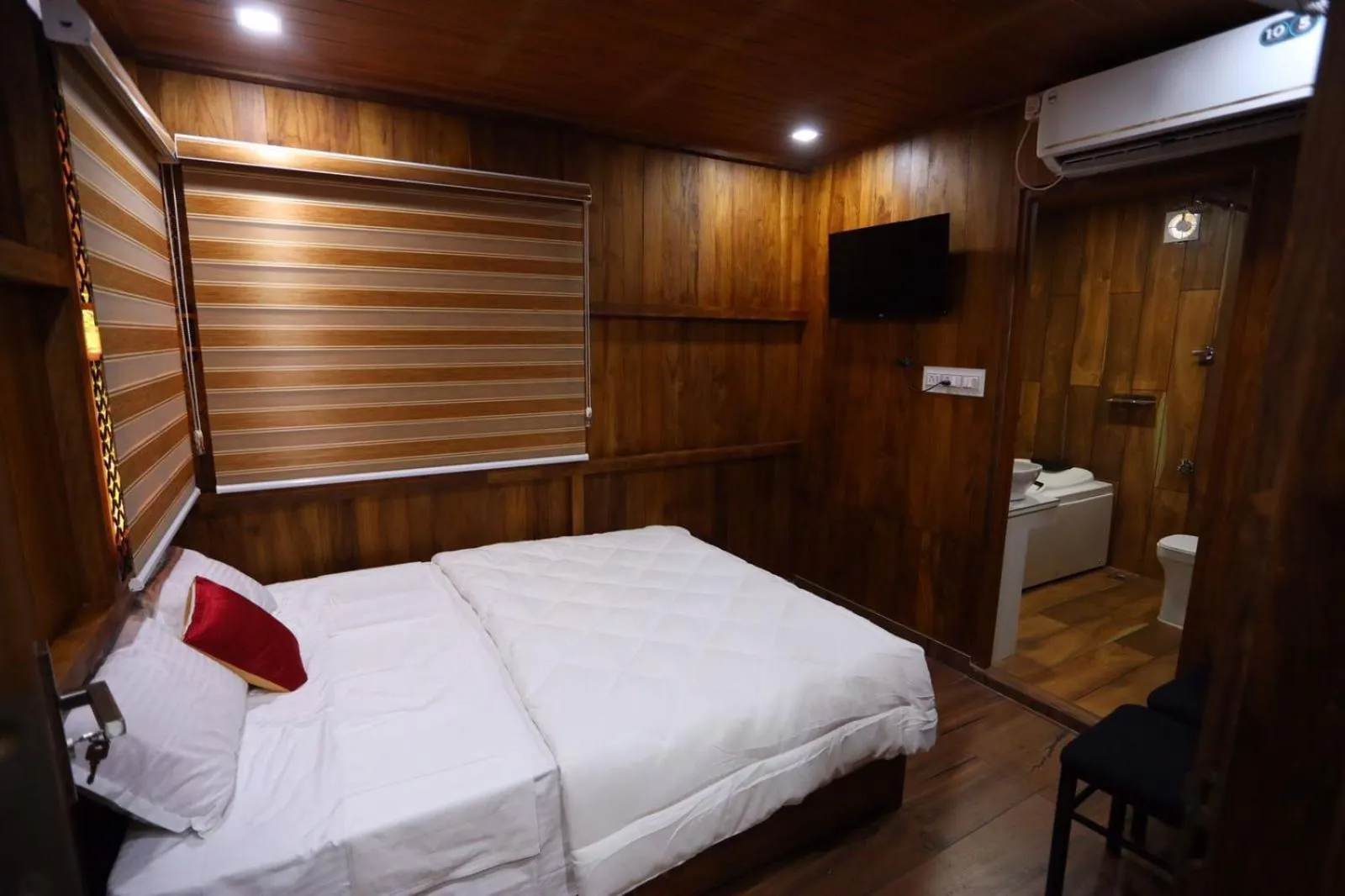 Bed in Karingens Resort