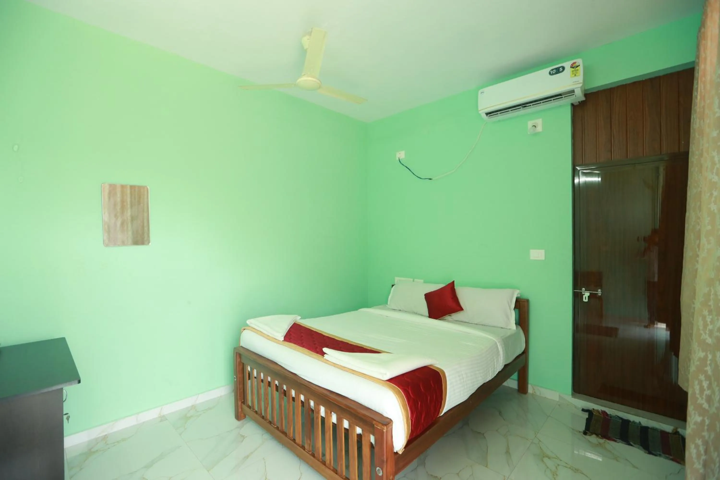 Bed in Karingens Resort