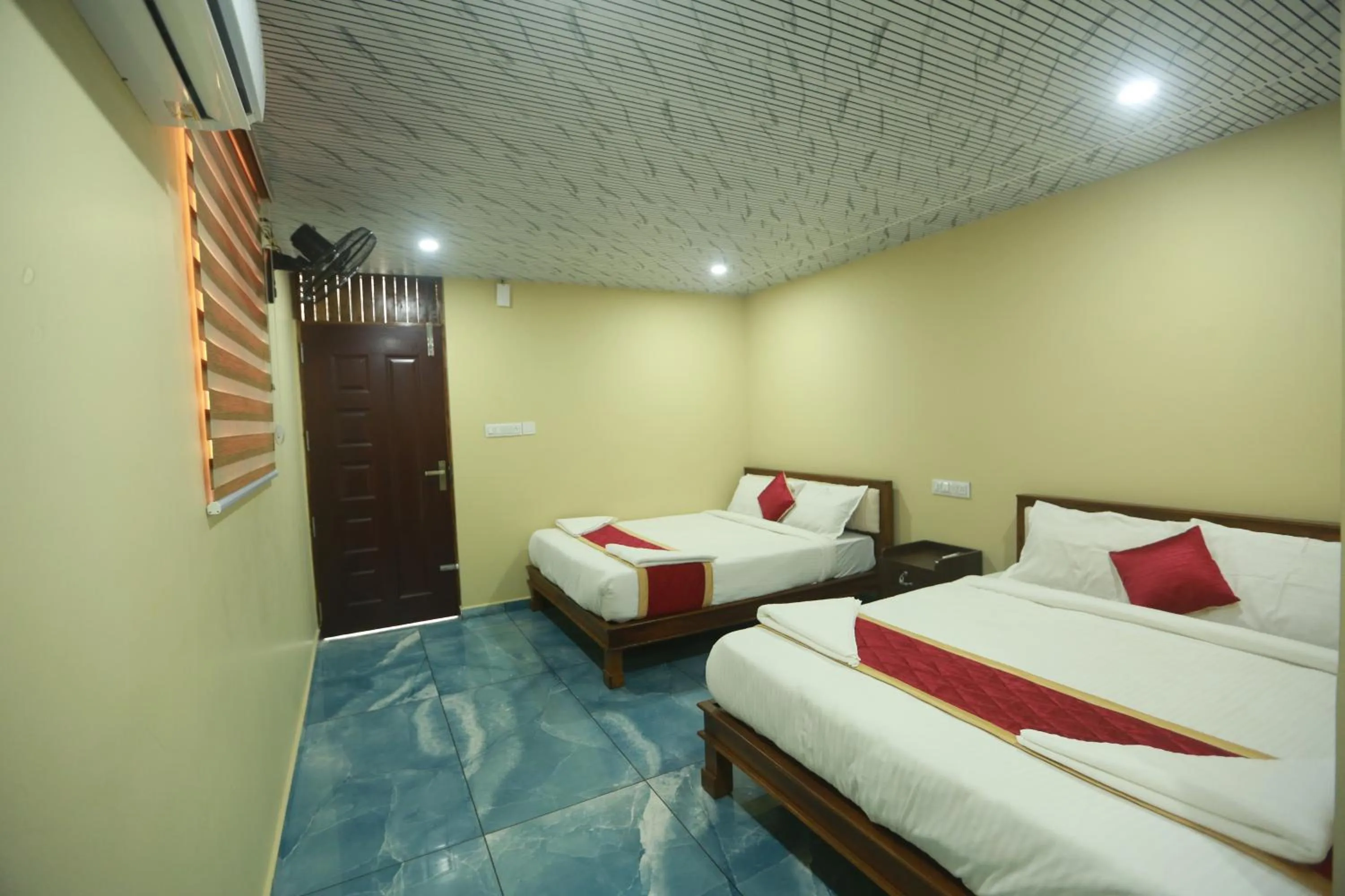 Bed in Karingens Resort