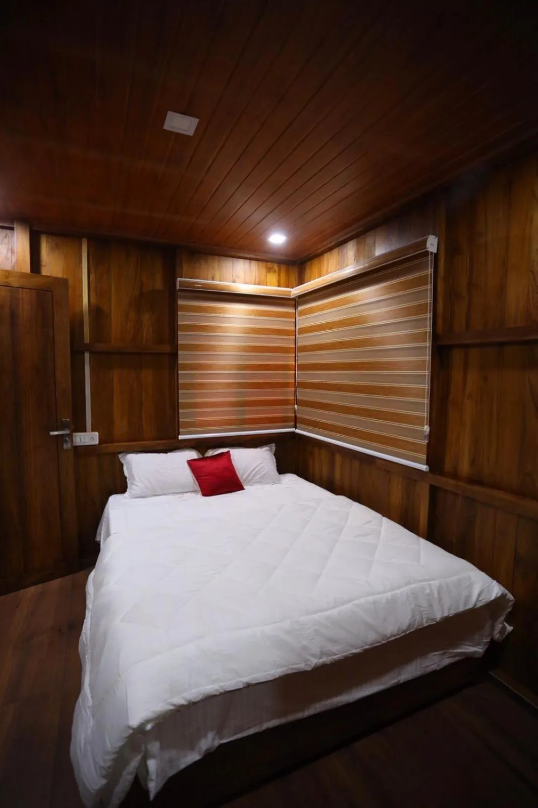 Bed in Karingens Resort