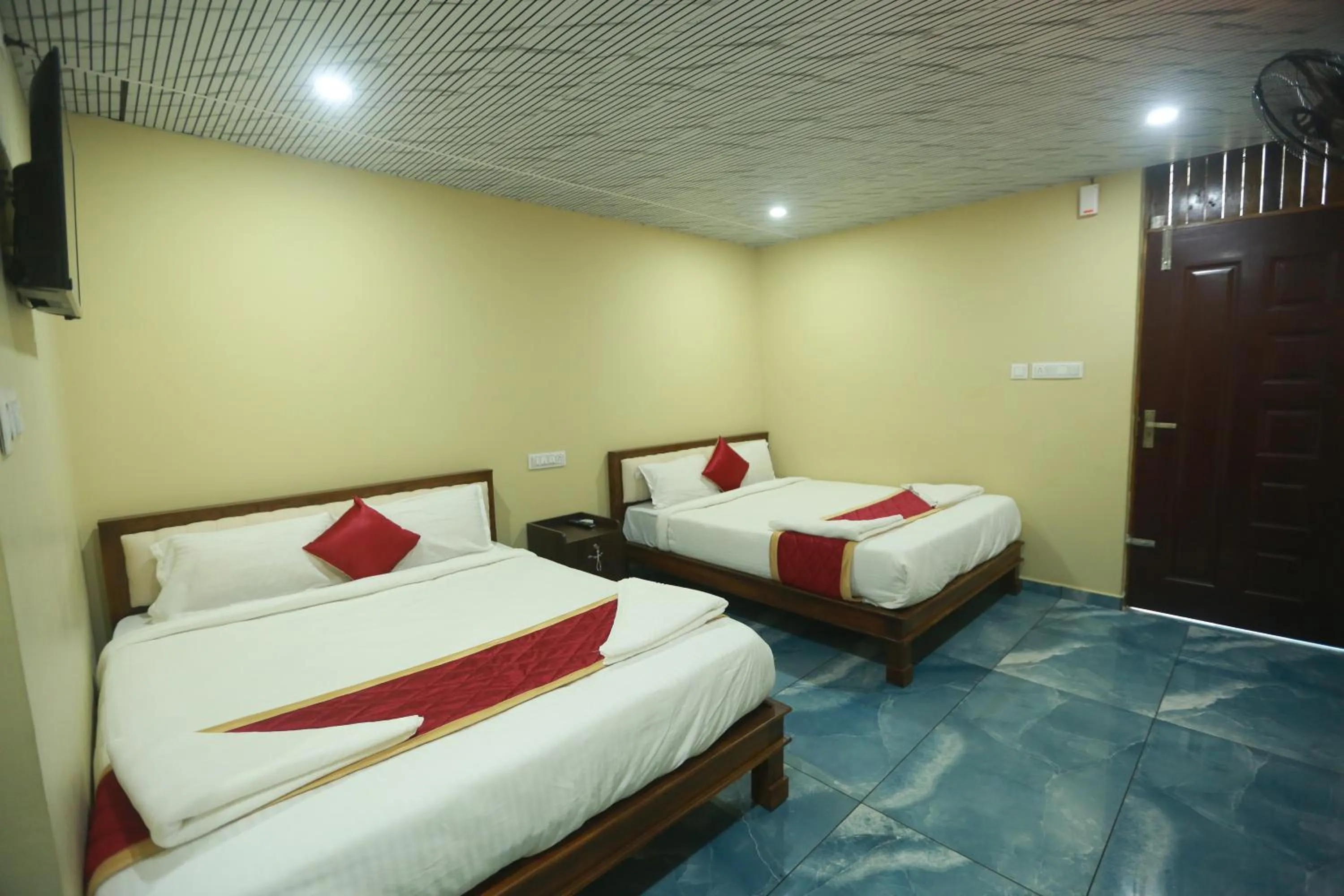 Bed in Karingens Resort