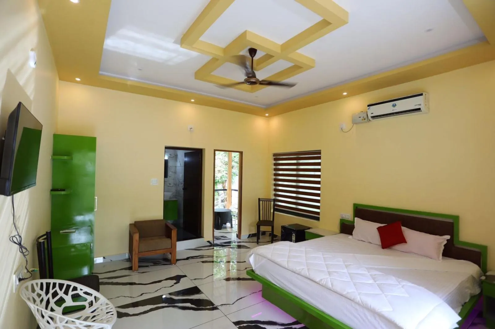 Bed in Karingens Resort