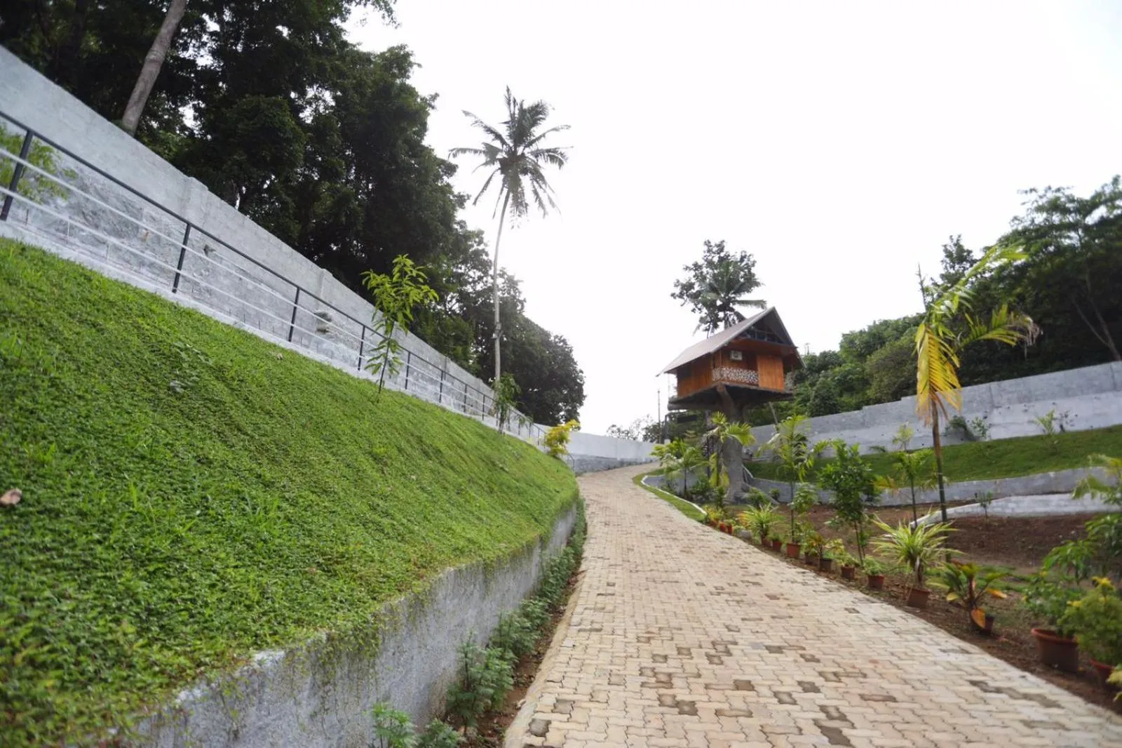 Garden in Karingens Resort