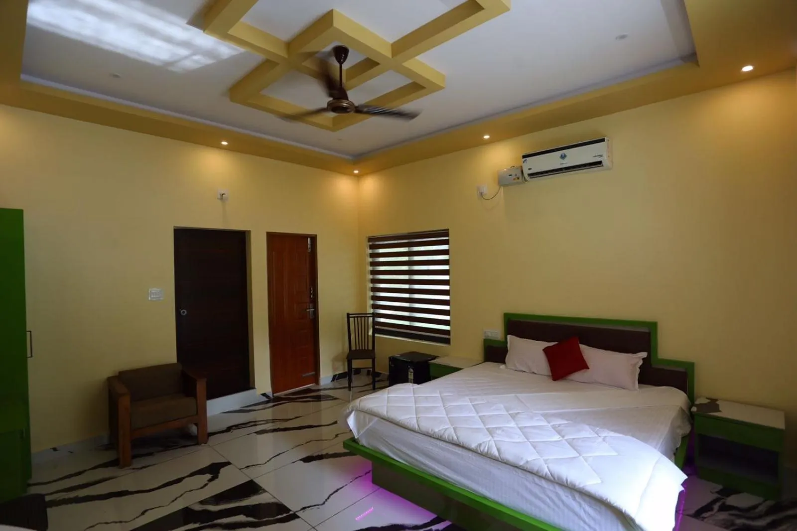 Bed in Karingens Resort