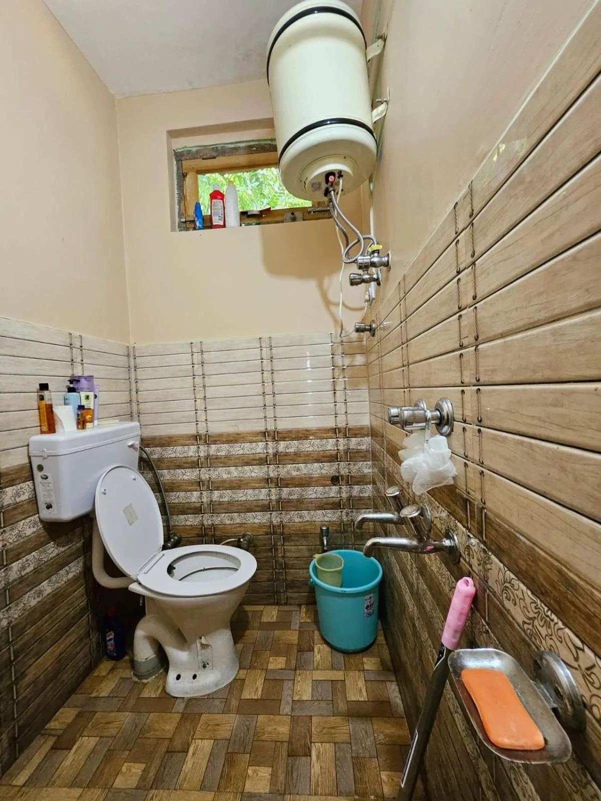 Shower in PREMALYA TRAILS By Tirtha