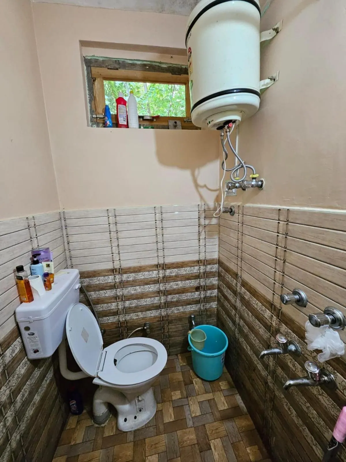 Shower in PREMALYA TRAILS By Tirtha