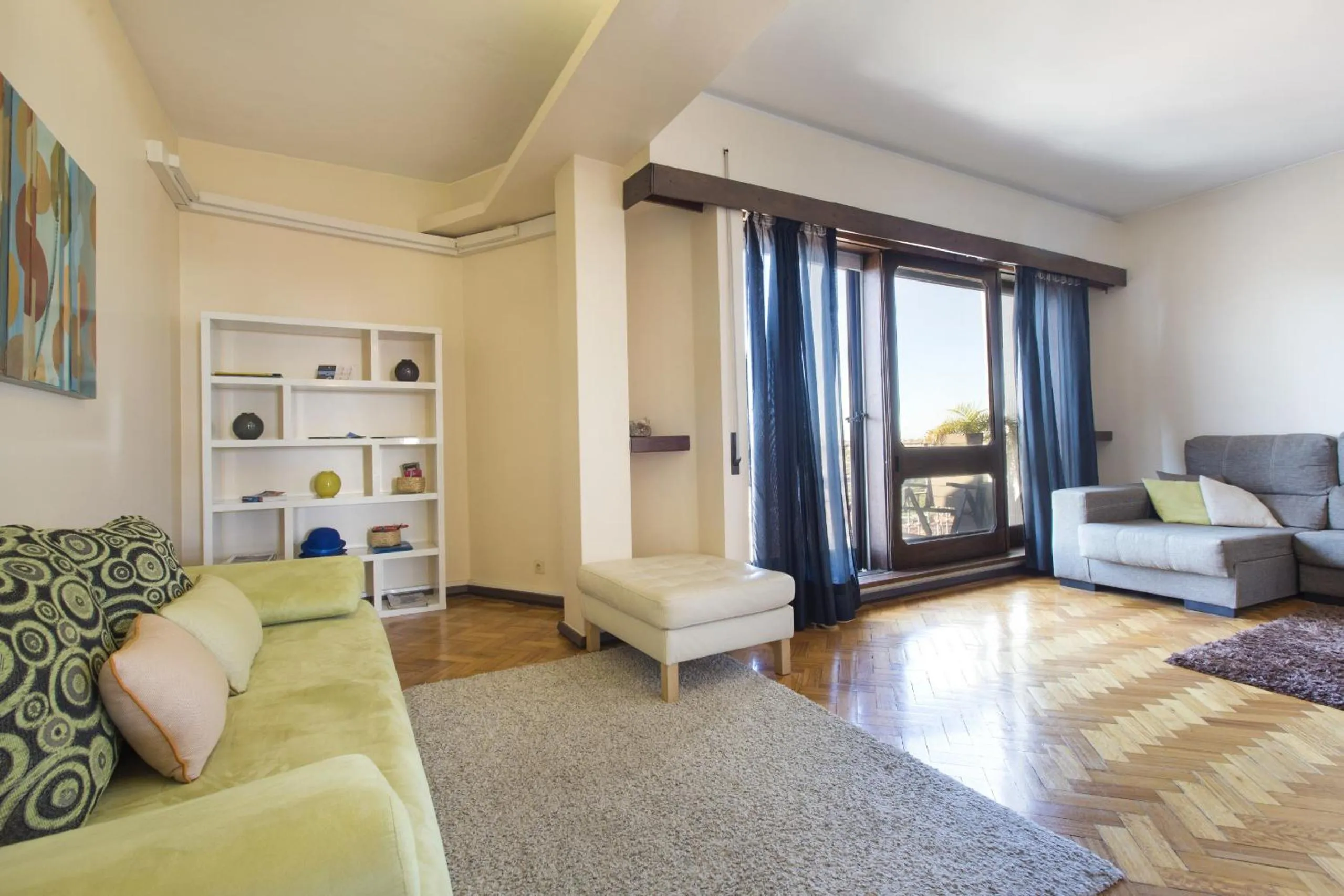 Communal lounge/ TV room in LV Premier Apartments Clerigos- RE1