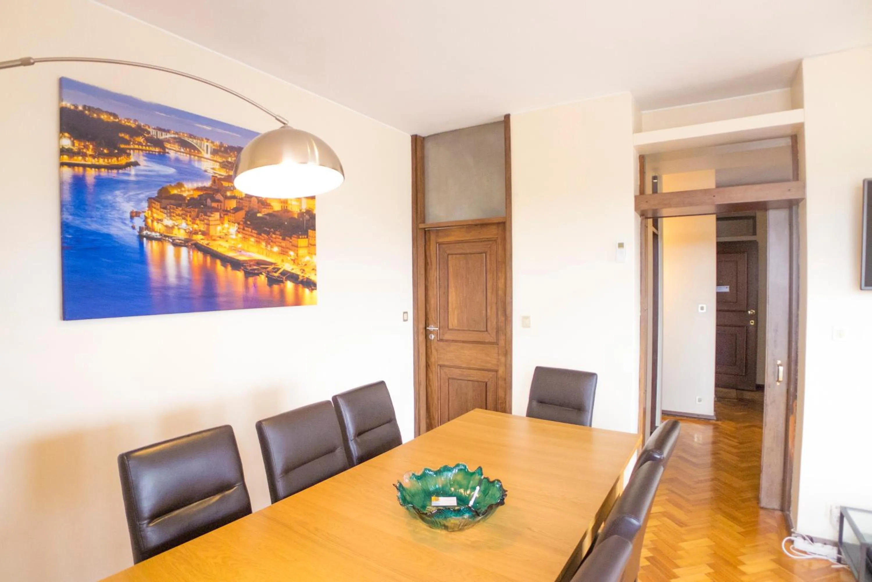 Dining area in LV Premier Apartments Clerigos- RE1