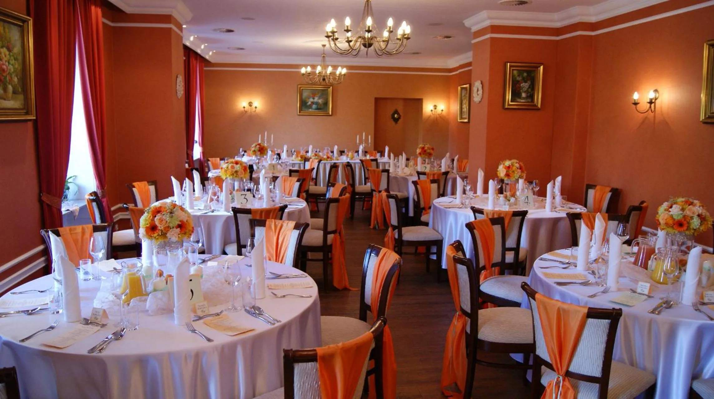 Restaurant/places to eat in Hotel SPA Wieniawa