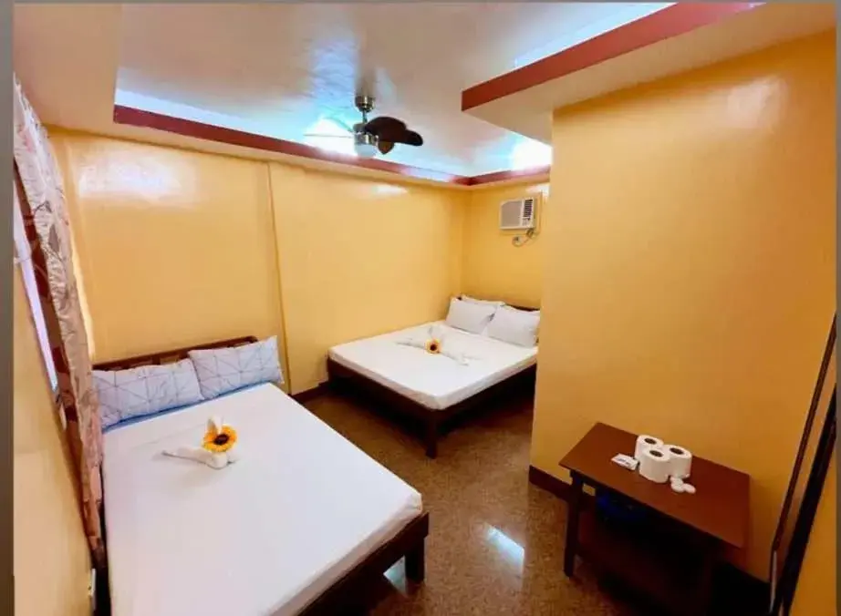 Triple Room - single occupancy in mam olson pensionne house Triple Room - single occupancy in mam olson pensionne house