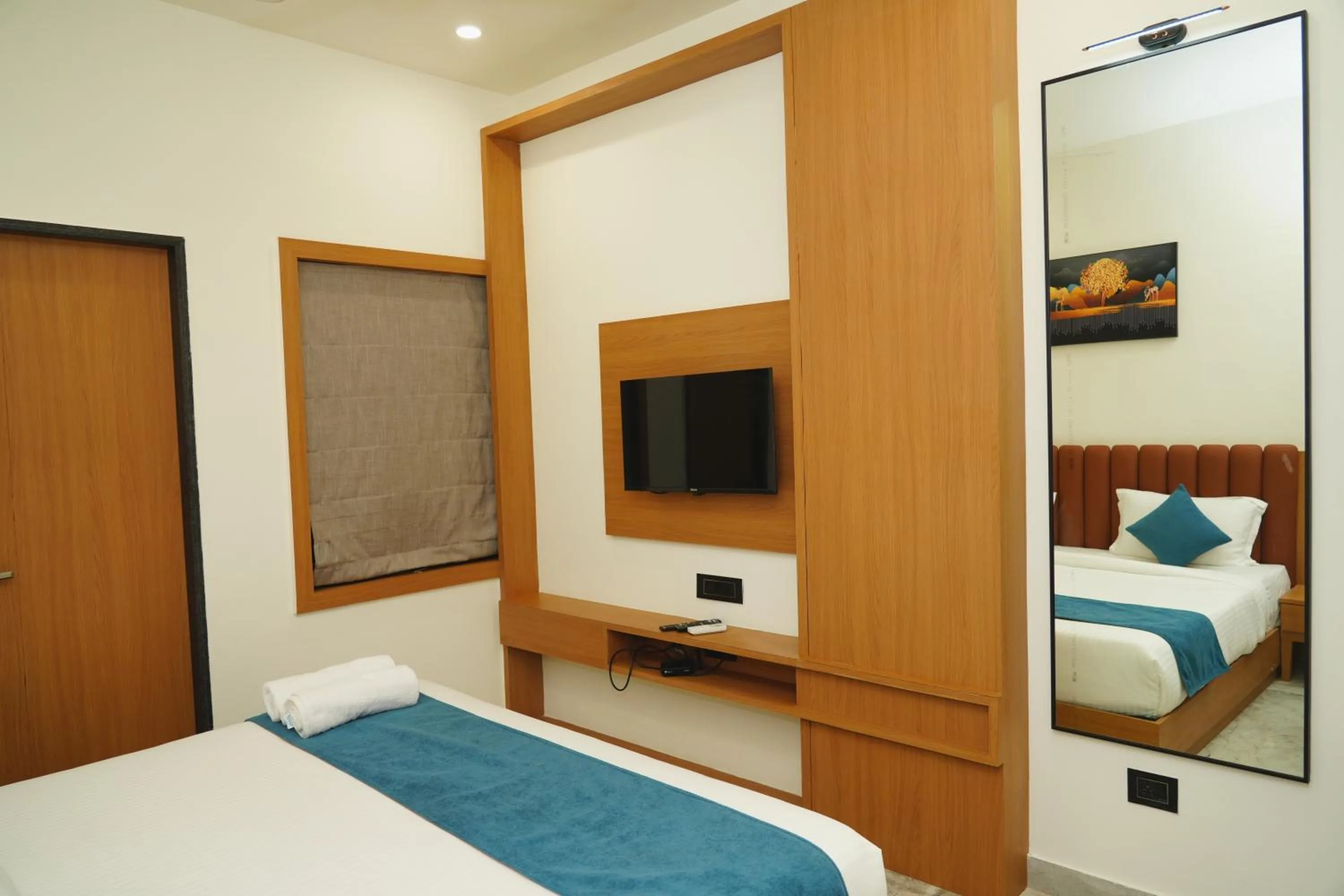 Bedroom, Bed in Hotel Leela's