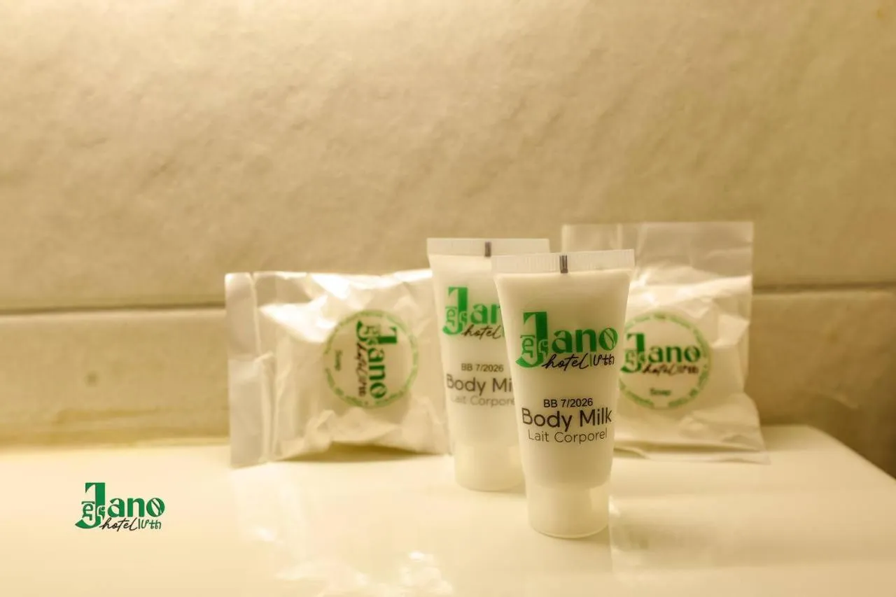 Bathroom in Jano Hotel