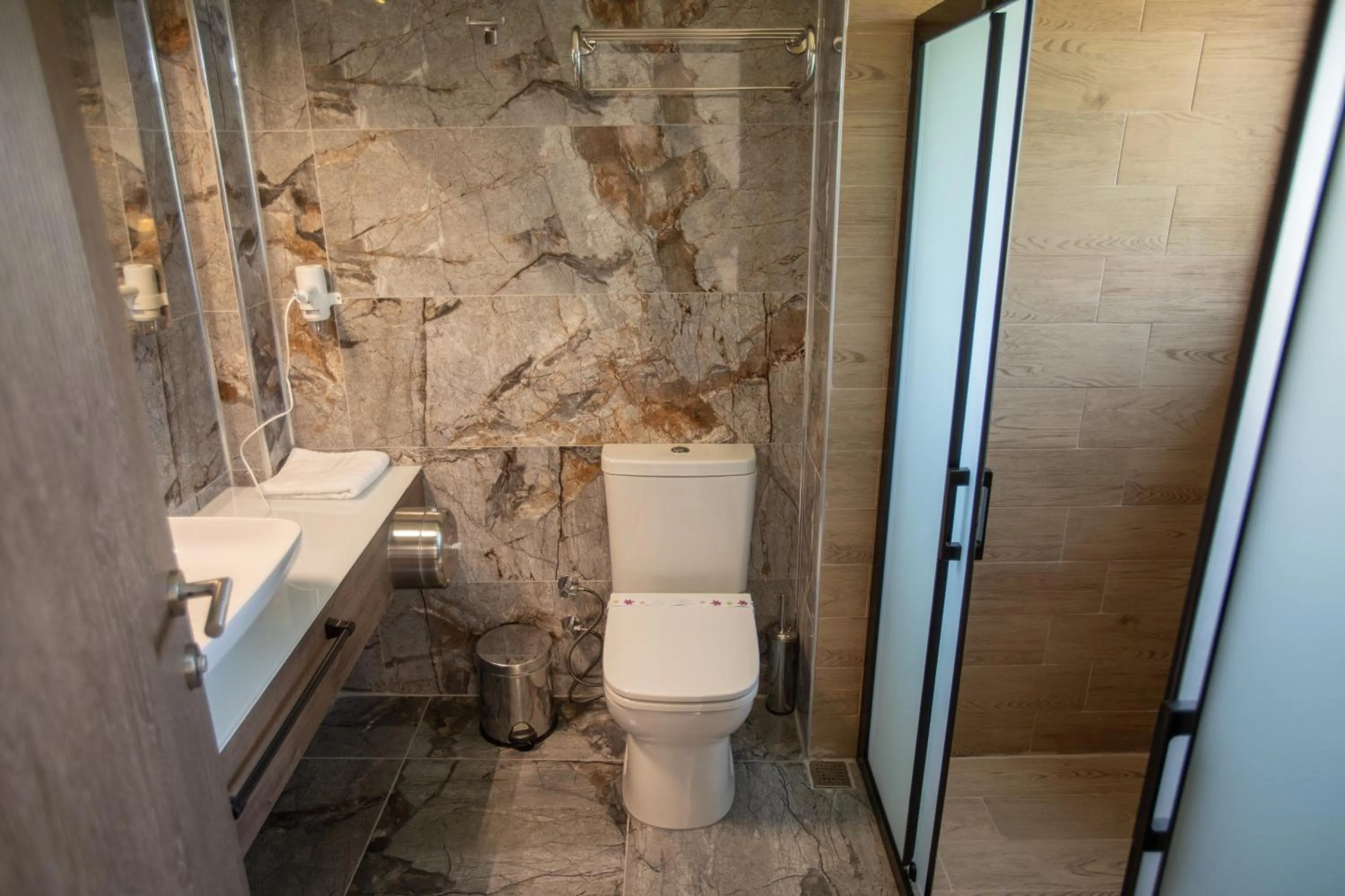 Shower in E87 Highway Otel