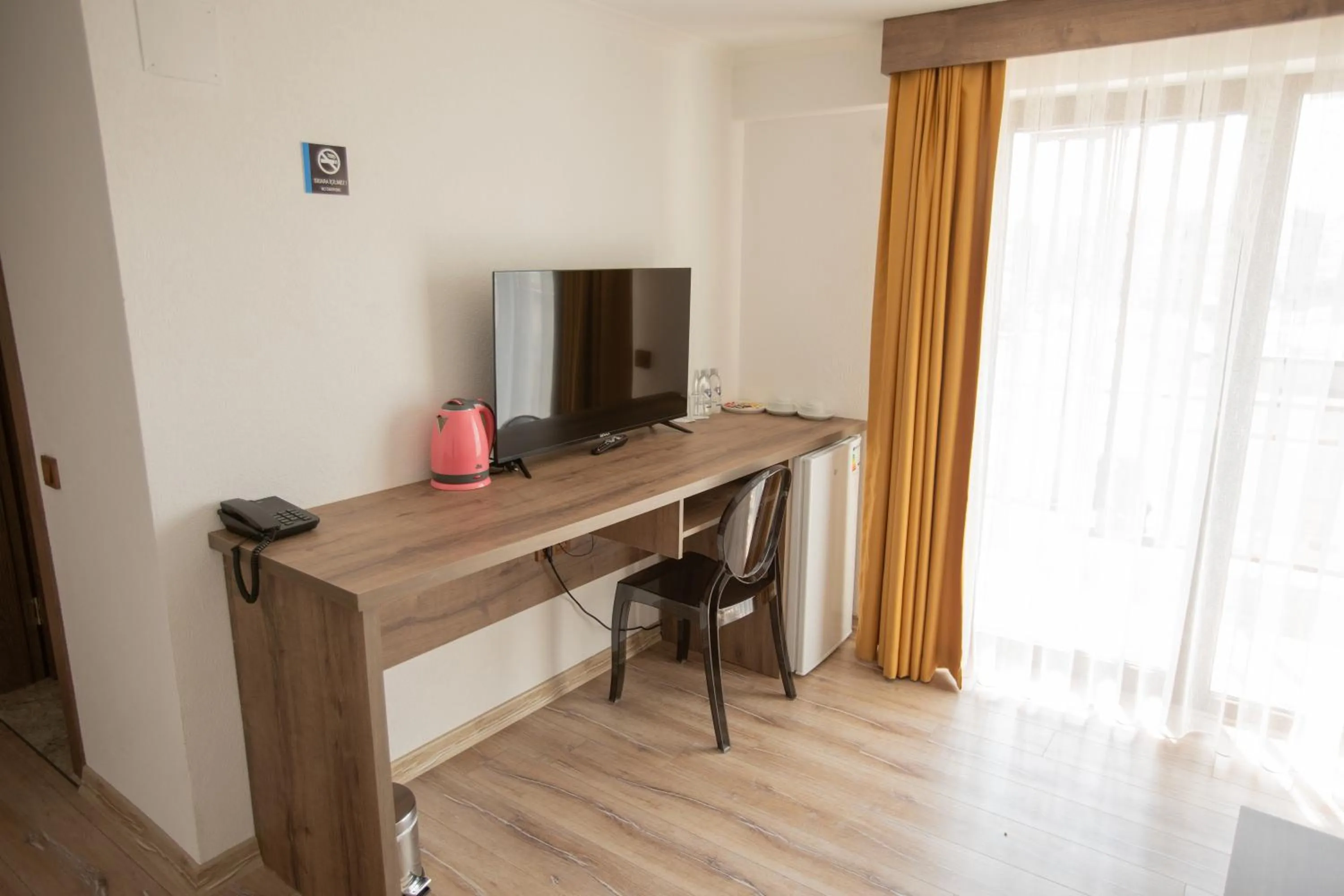 TV and multimedia in E87 Highway Otel