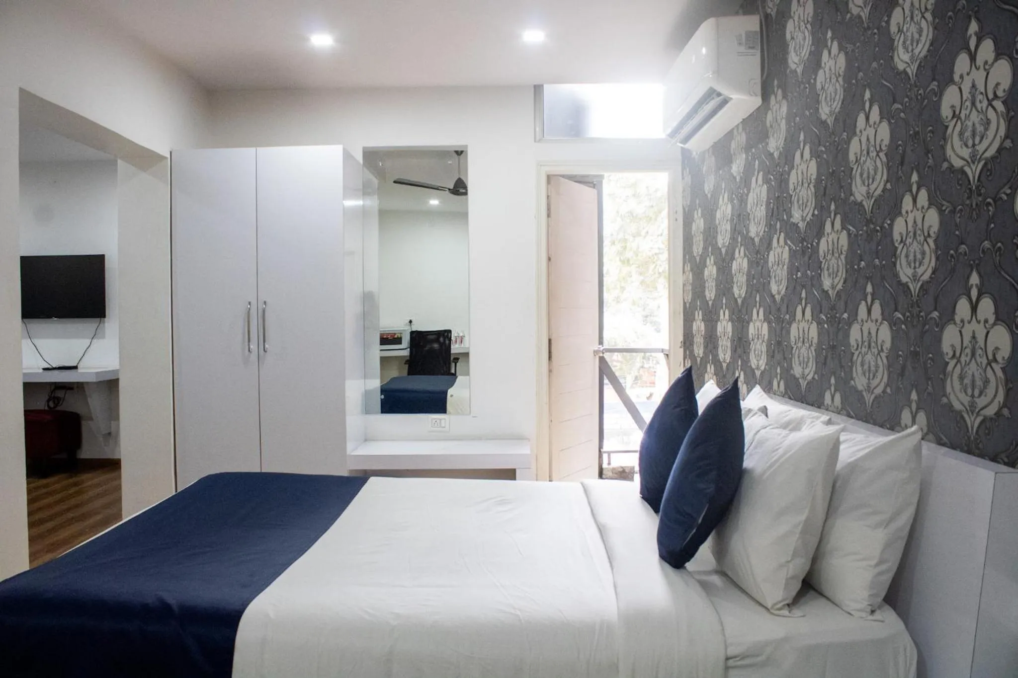 Bed in Mystic Hotel Koramangala