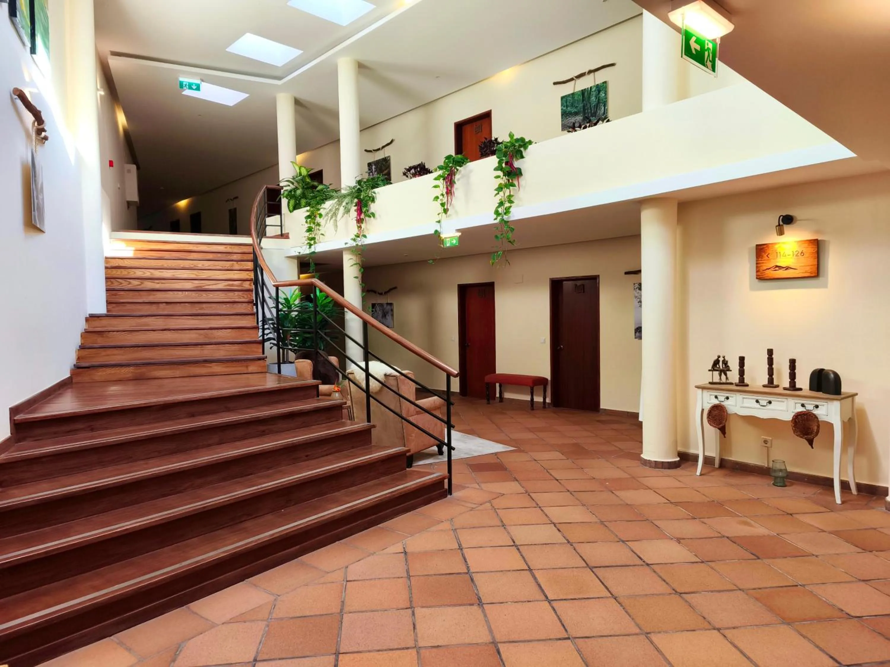 Lobby or reception in Valley View Hotel Encumeada