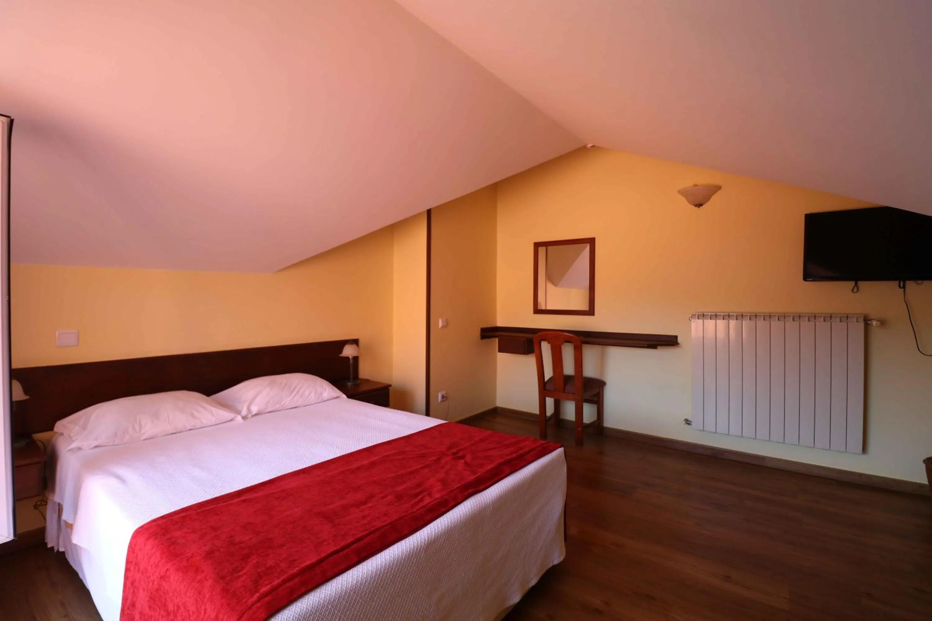 Bed in Valley View Hotel Encumeada