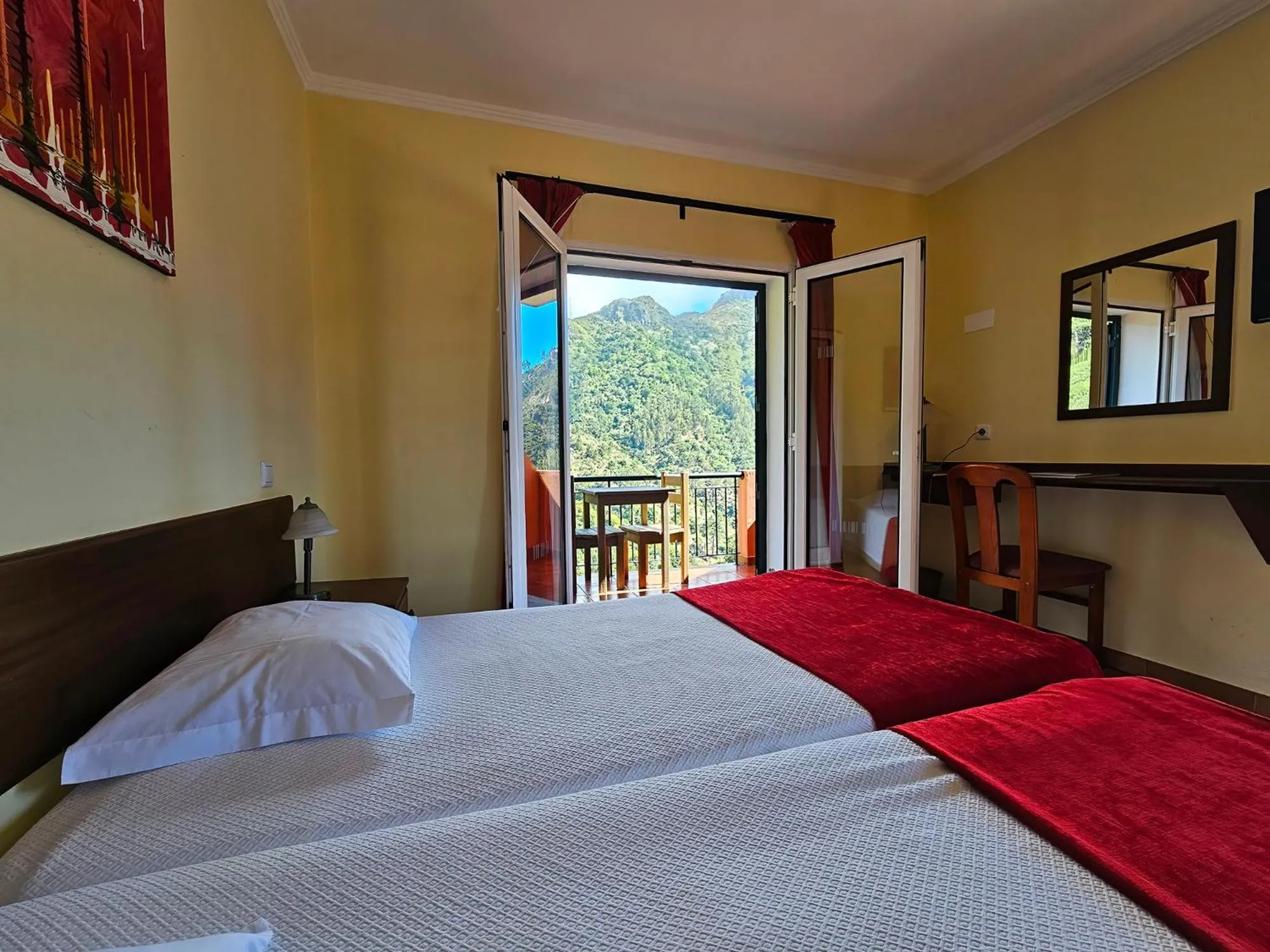 View (from property/room), Bed in Valley View Hotel Encumeada