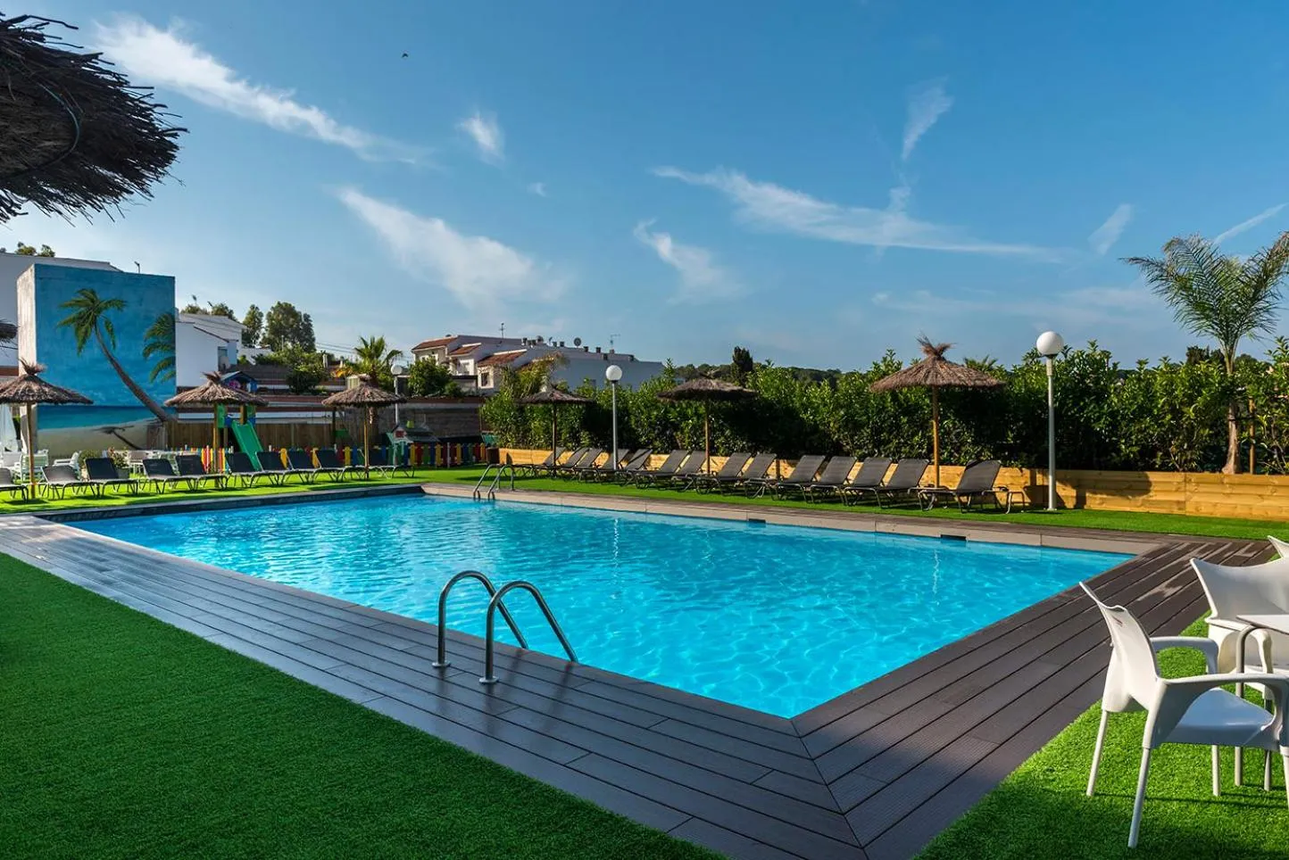 Swimming pool in Apartaments Els Llorers