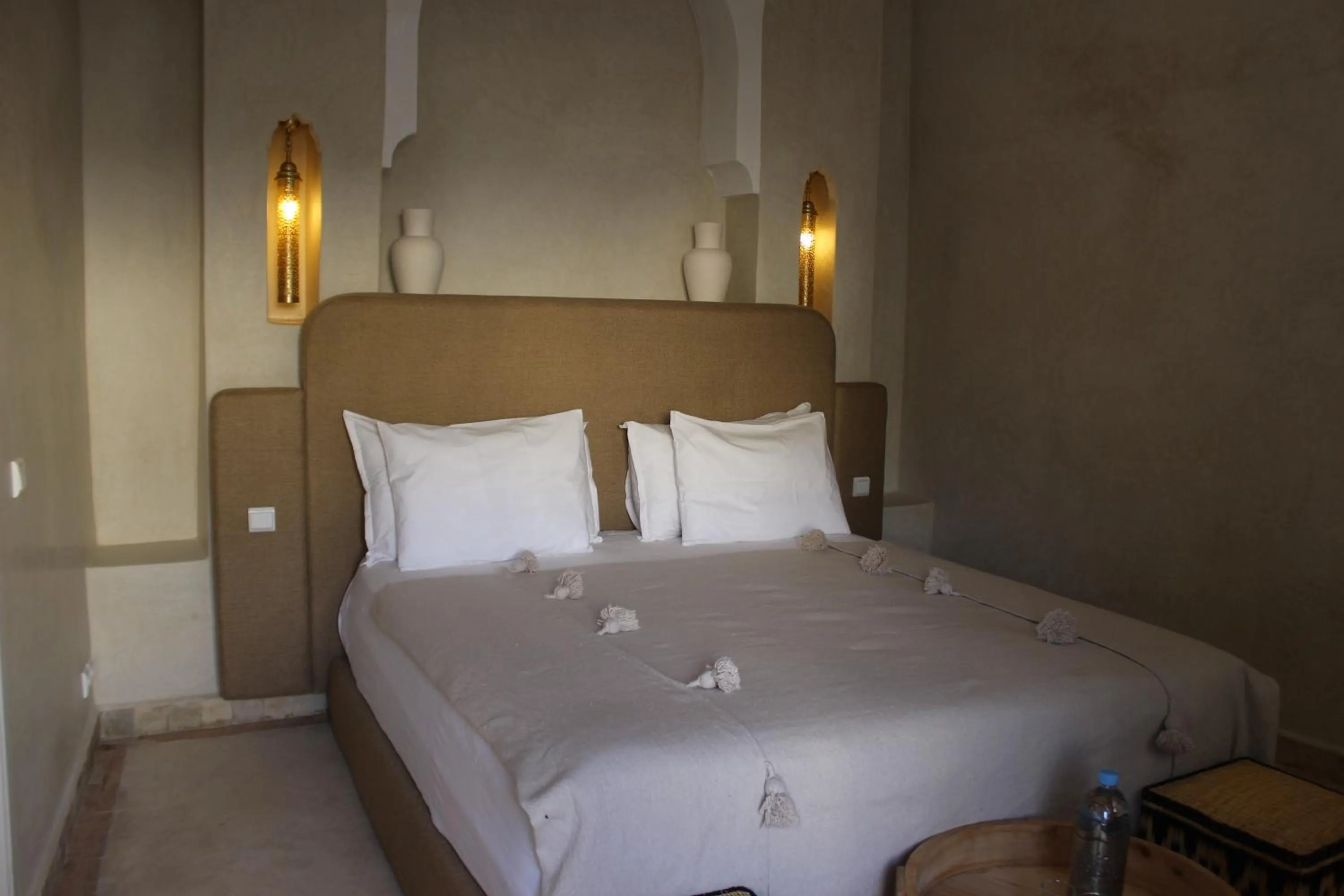 Bed in Riad Emberiza Sahari