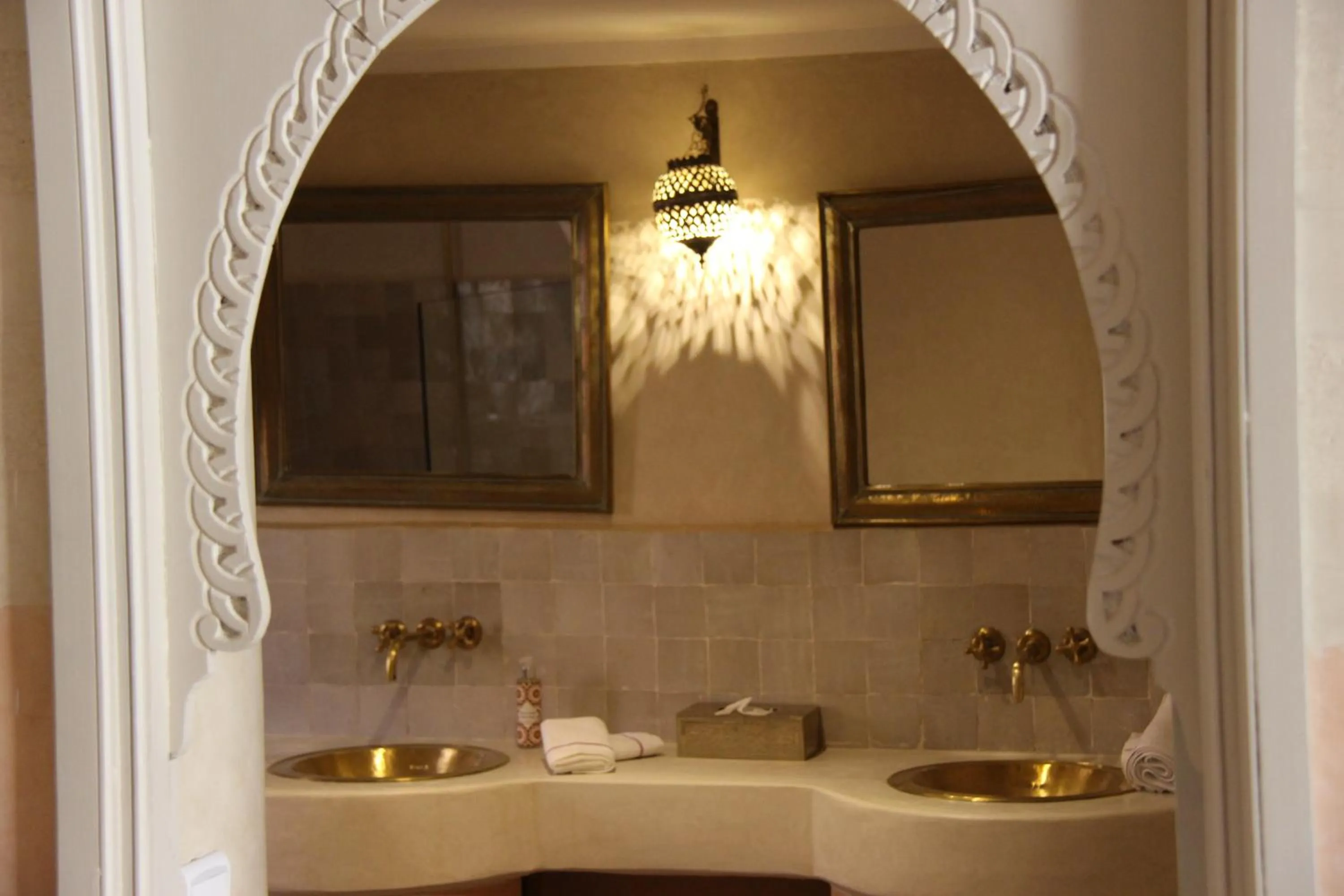 Bathroom in Riad Emberiza Sahari