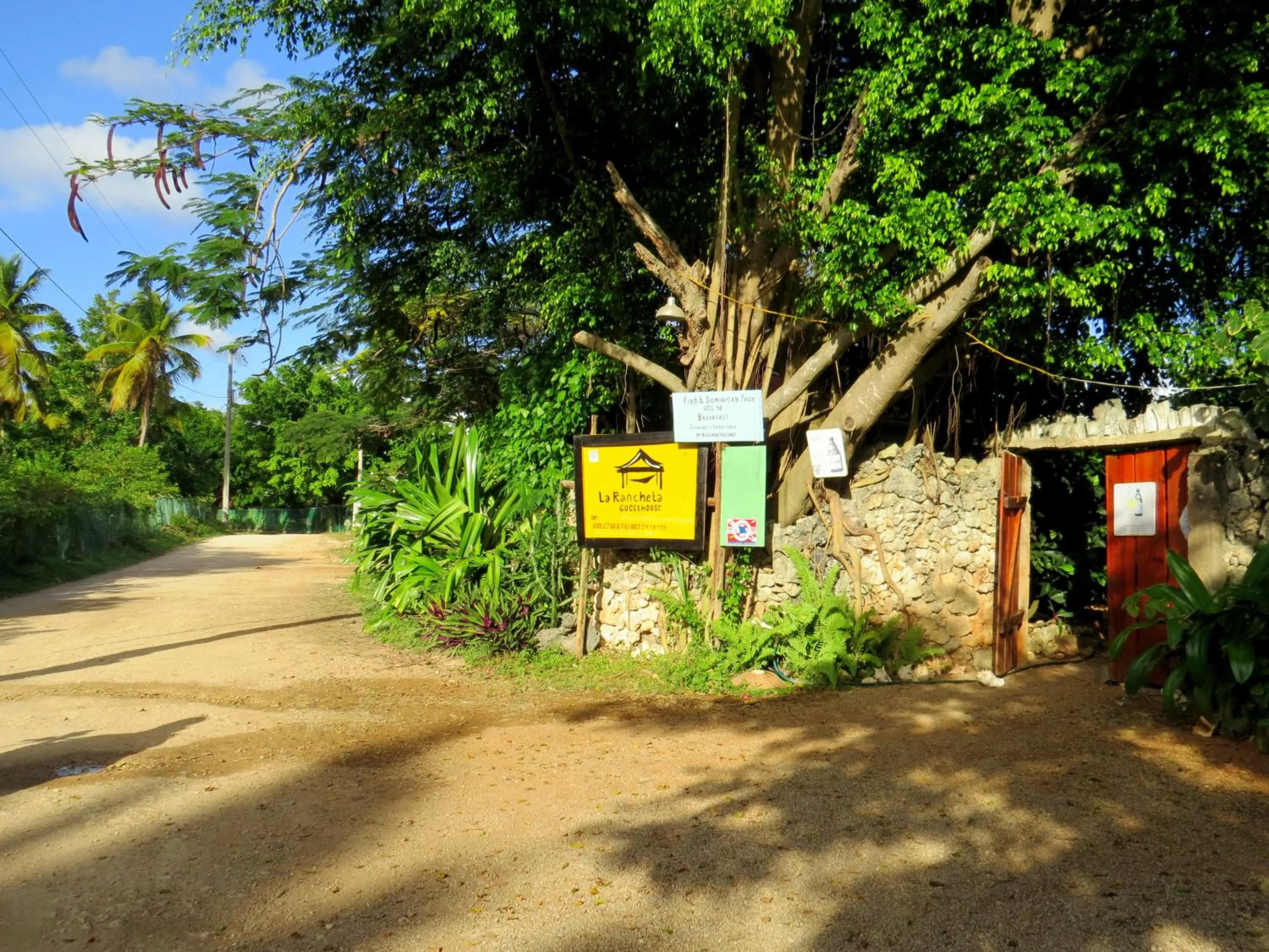 Facade/entrance in La Rancheta
