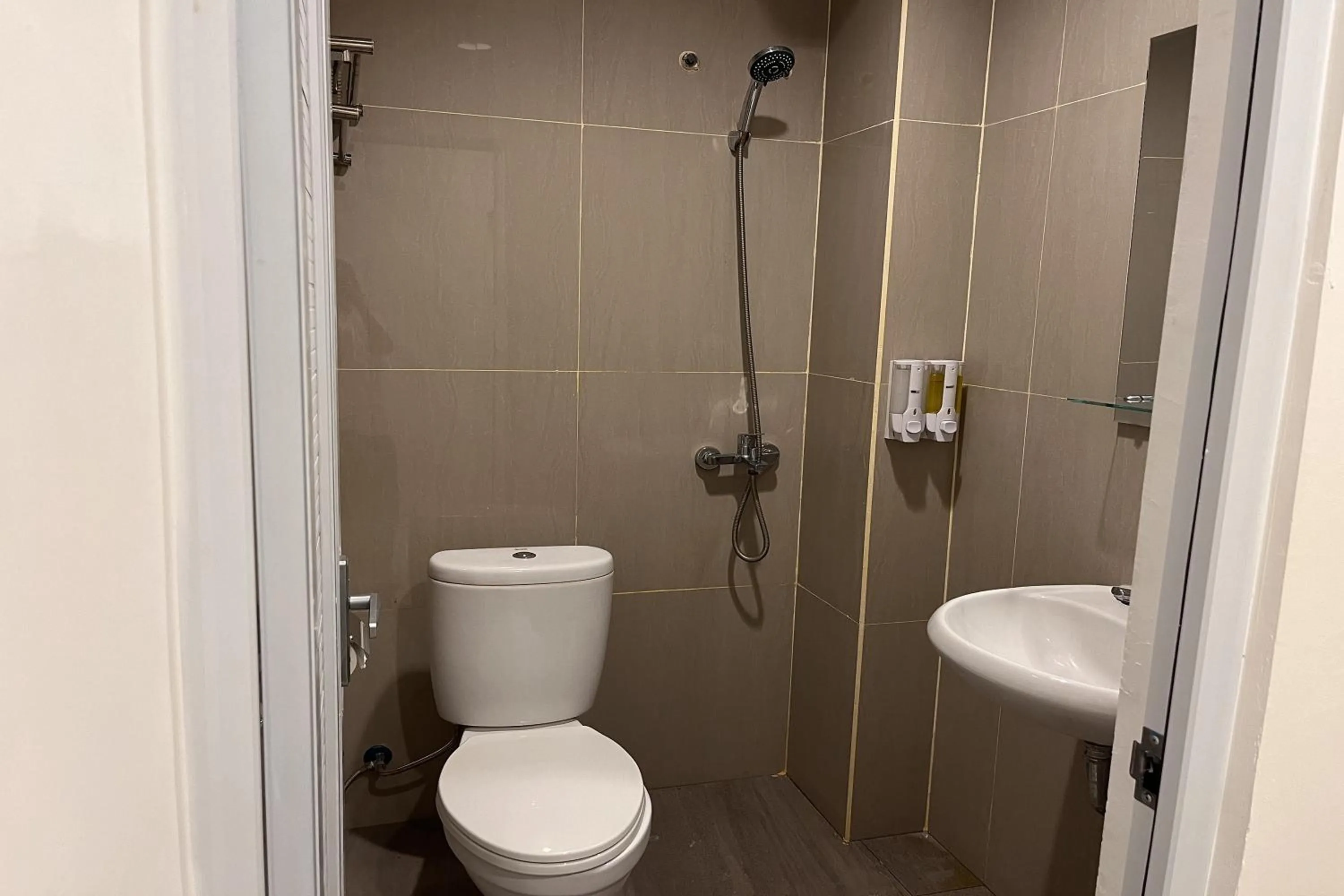 Shower in Bluebell House